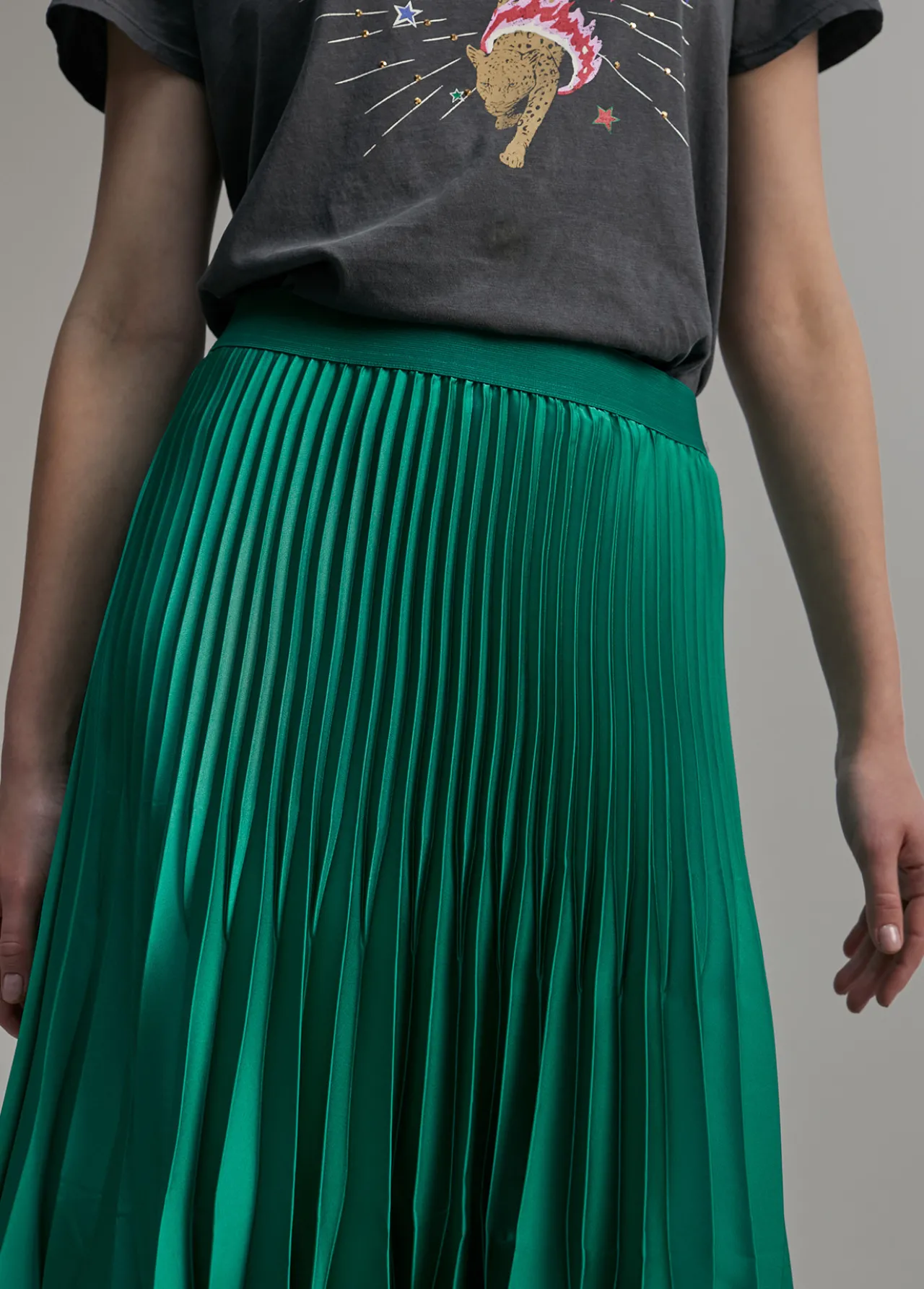 falda_plisada_2.webp Lola Casademunt Vestidos Y Faldas<Falda plisada AZULELECTRICO