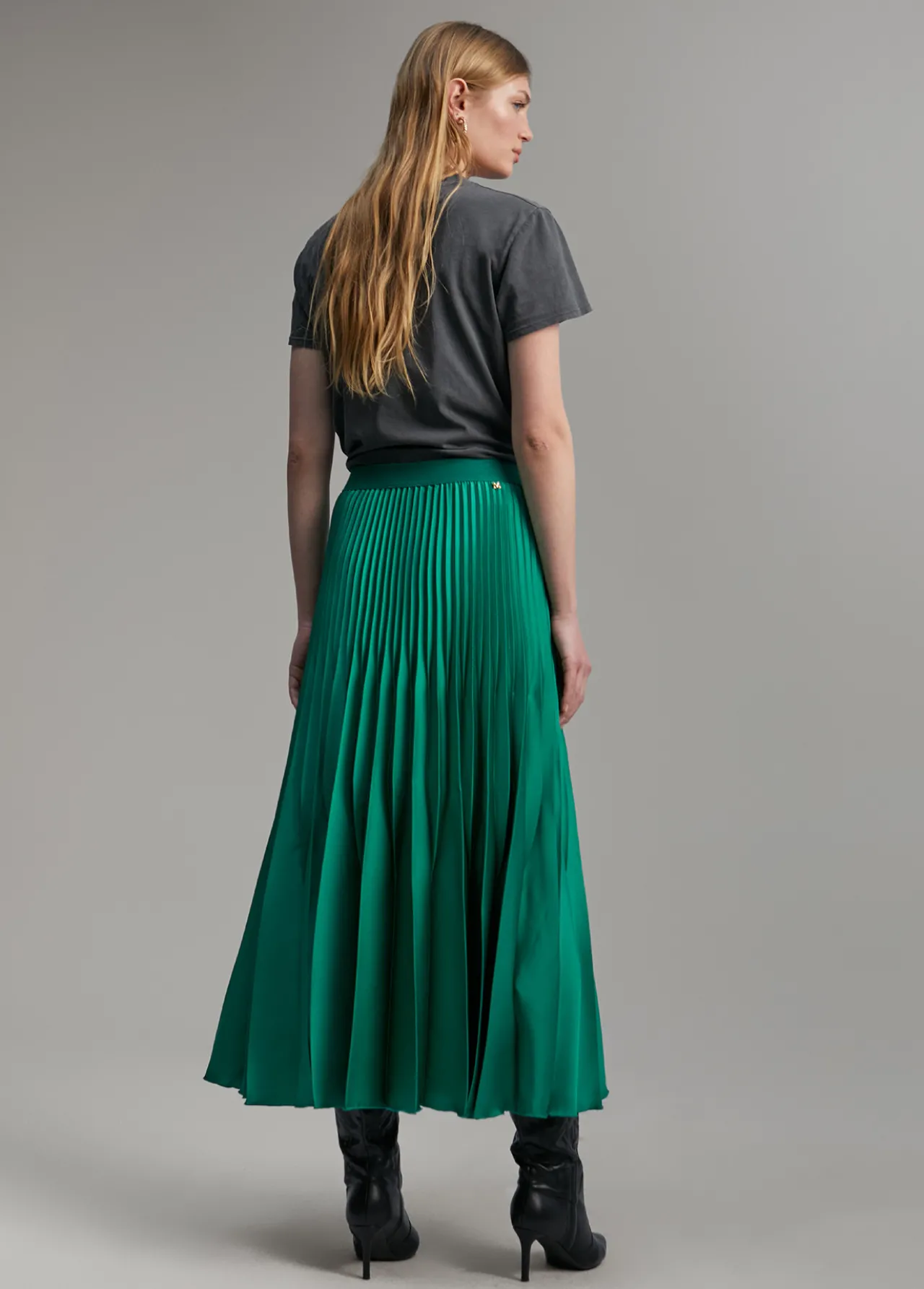 falda_plisada_5.webp Lola Casademunt Vestidos Y Faldas<Falda plisada AZULELECTRICO
