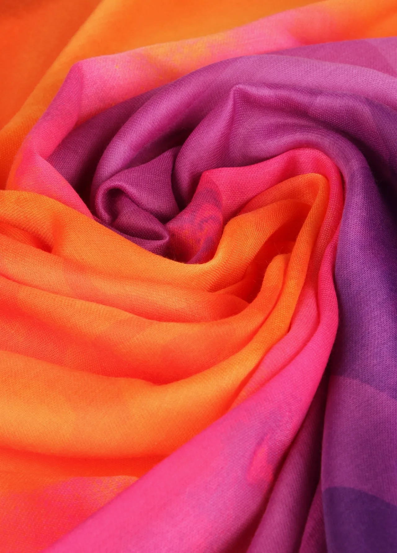 fular_fucsia_y_naranja_2.webp Lola Casademunt Bufandas Y Pañuelos<Fular fucsia y naranja ROJO-LILA