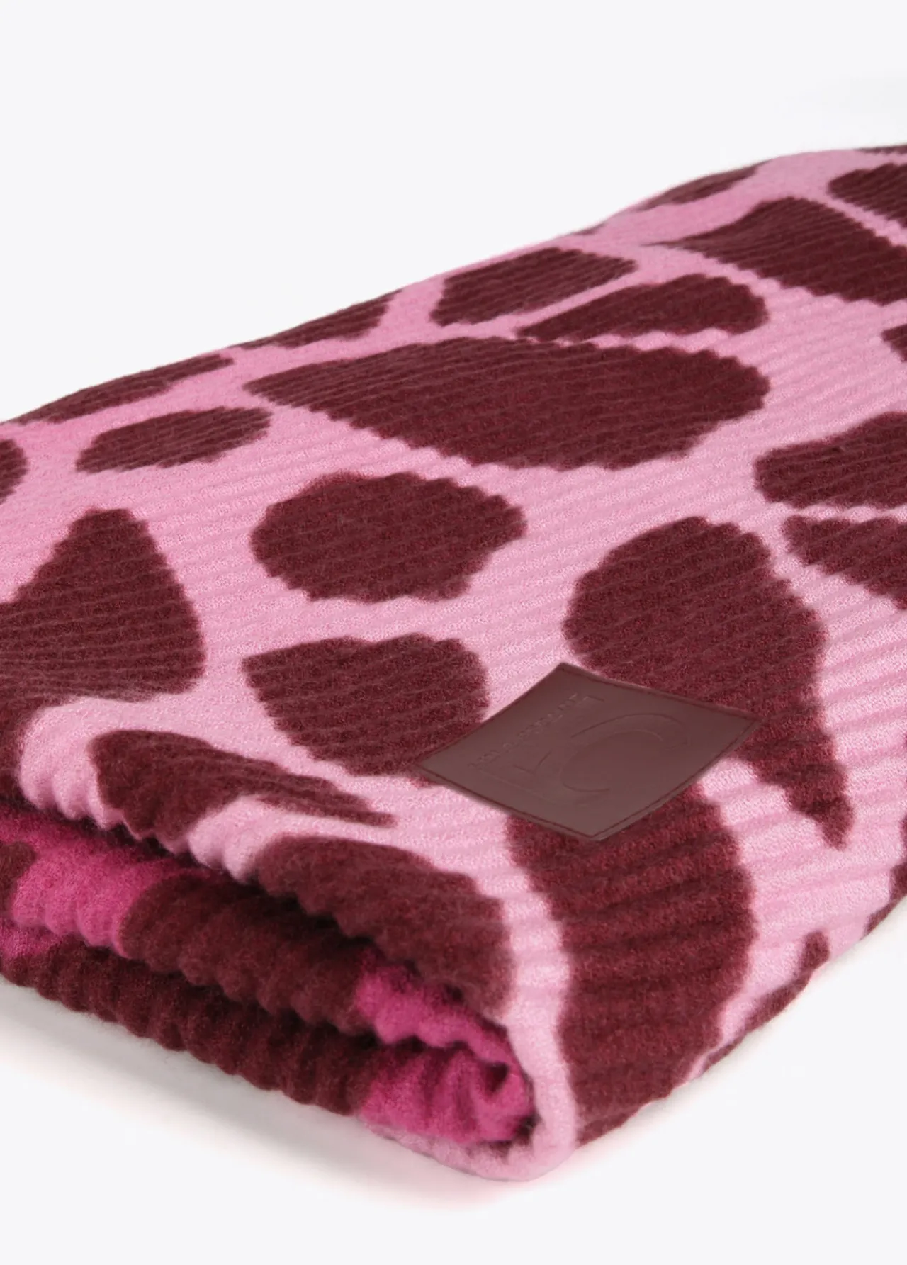 fular_plisado_animal_print_3-1.webp Lola Casademunt Animal Print | Bufandas Y Pañuelos<Fular plisado animal print ROSA-LILA