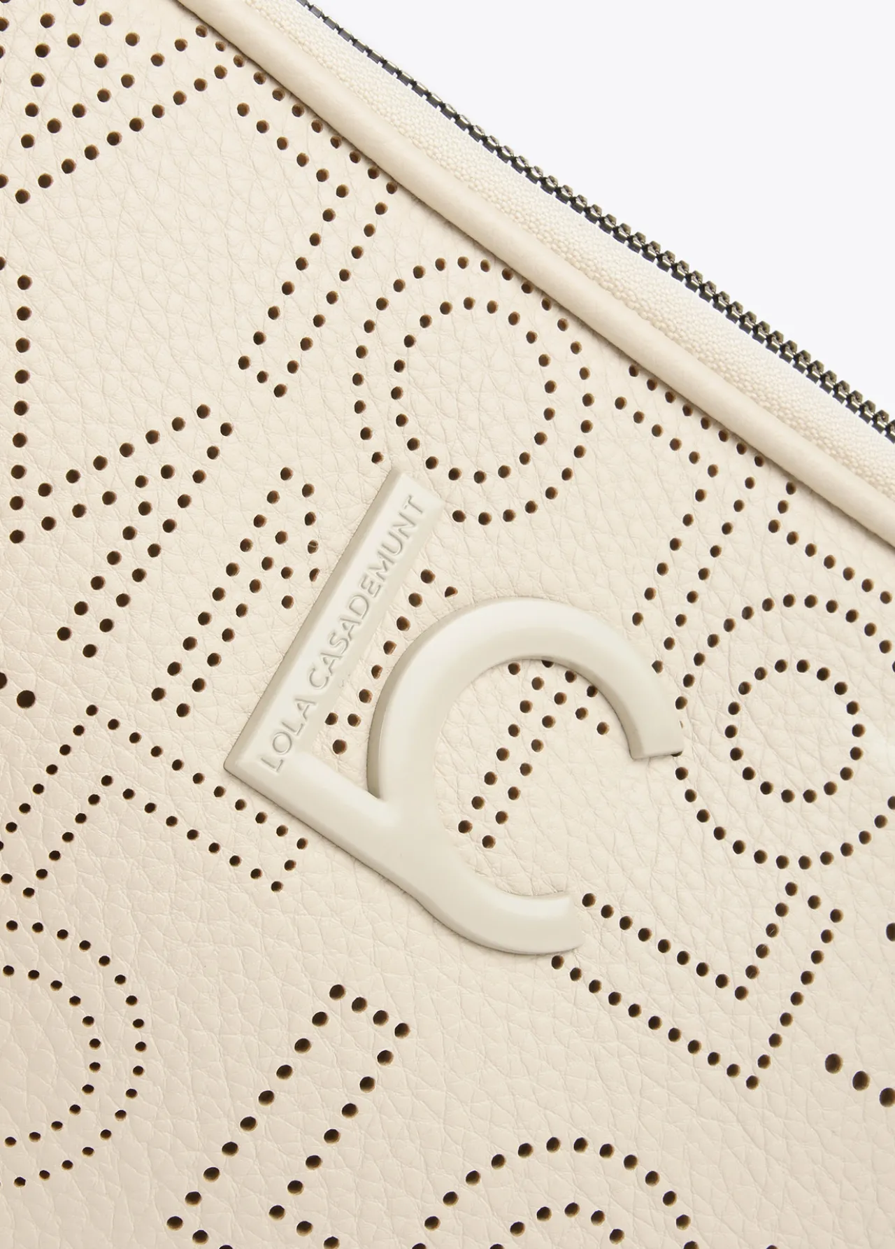 funda_de_ordenador_colores_6-1.webp Lola Casademunt Fundas Para Móvil Y Portatil<Funda de ordenador colores NEGRO