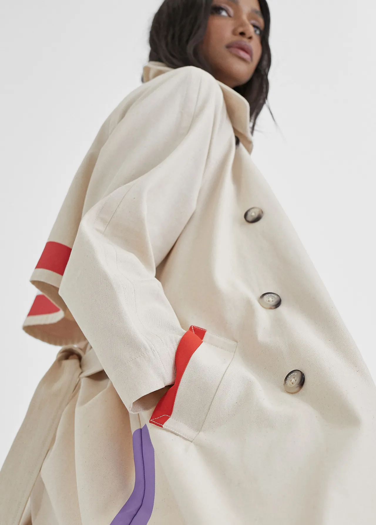 gabardina_color_2.webp Lola Casademunt Chaquetas Y Gabardinas<Gabardina color CRUDO