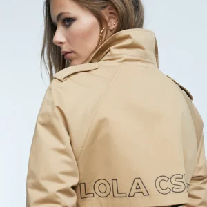 Lola Casademunt Chaquetas Y Gabardinas<Gabardina detalle logo CAMEL