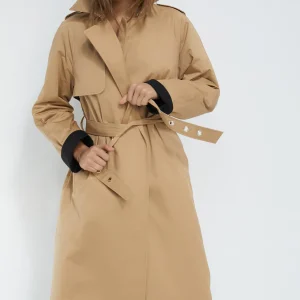 Lola Casademunt Chaquetas Y Gabardinas<Gabardina detalle logo CAMEL