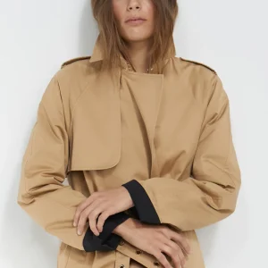 Lola Casademunt Chaquetas Y Gabardinas<Gabardina detalle logo CAMEL