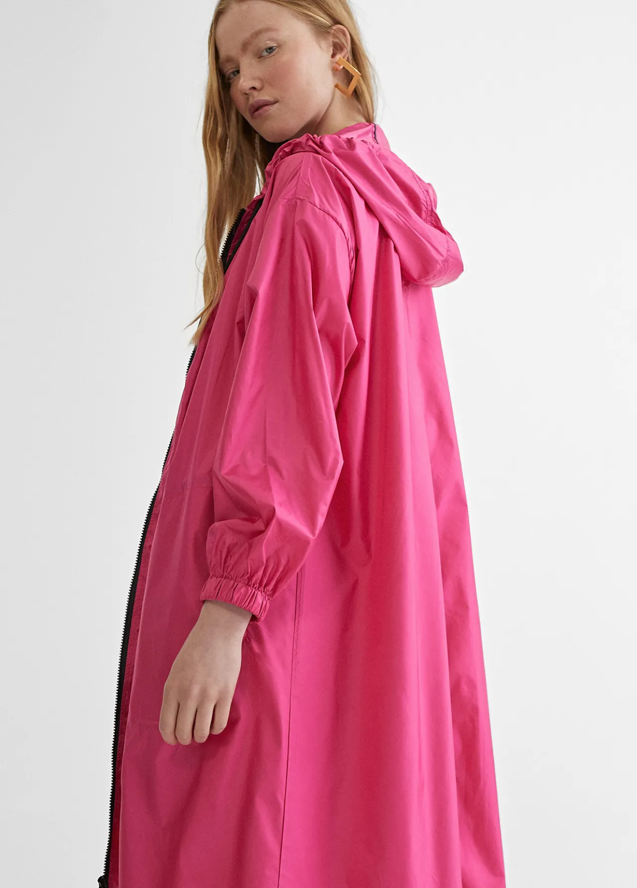 gabardina_raincoat_6.webp Lola Casademunt Chaquetas Y Gabardinas<Gabardina raincoat FUCSIA