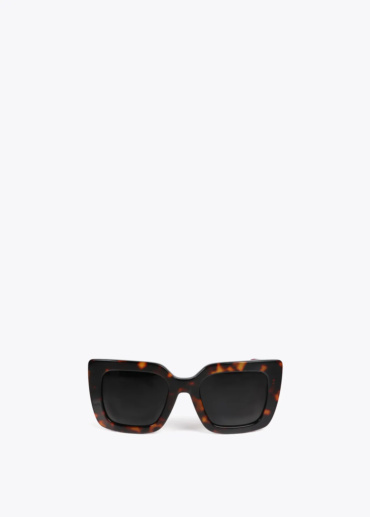 gafas_de_sol_fabricadas_en_acetato_con_forma_cuadrada_varillas_personalizadas_0-1.webp Lola Casademunt Gafas<Gafas de sol fabricadas en acetato con forma cuadrada. Varillas personalizadas. NEGRO-MARRON
