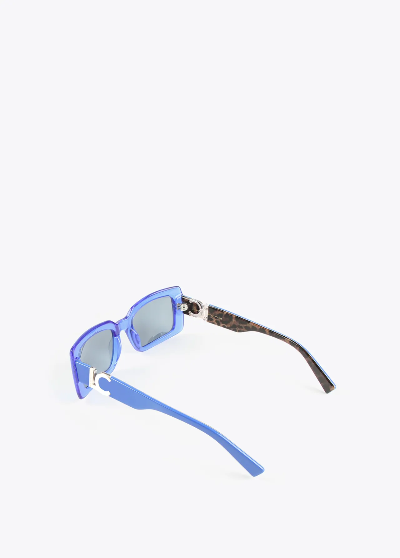 gafas_de_sol_rectangulares_5-1.webp Lola Casademunt Otros Complementos | Gafas<Gafas de sol rectangulares AZULELECTRICO