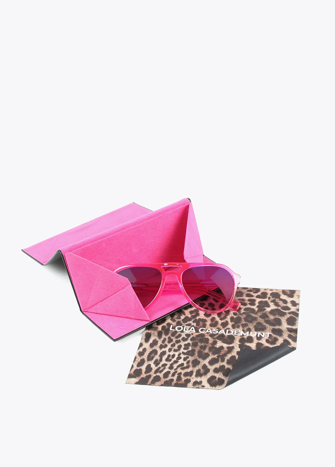 gafas_de_sol_tipo_aviador_2.webp Lola Casademunt Otros Complementos | Gafas<Gafas de sol tipo aviador NEGRO