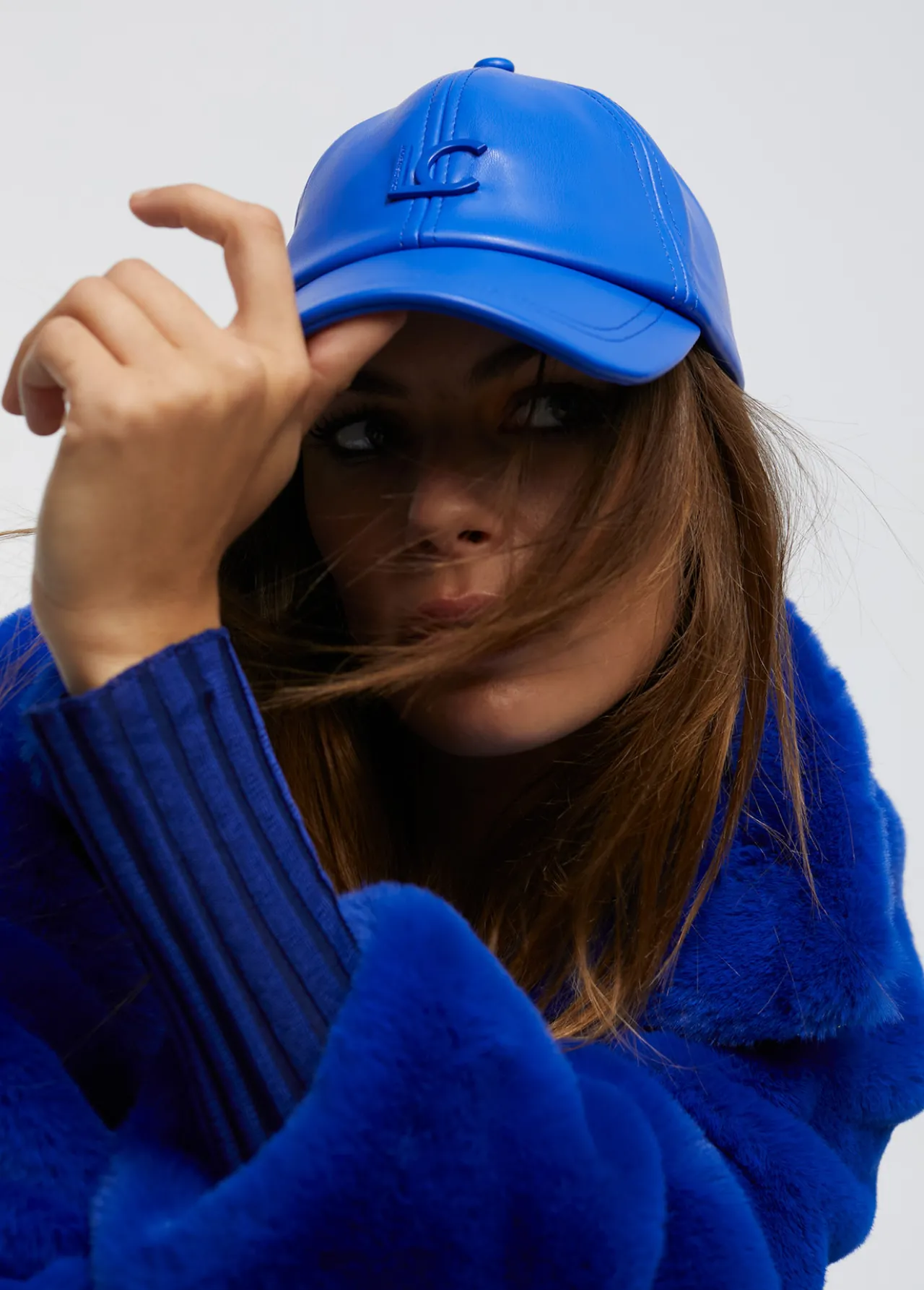 gorra_efecto_piel_2-1.webp Lola Casademunt Gorros Sombreros Y Guantes<Gorra efecto piel ROSA