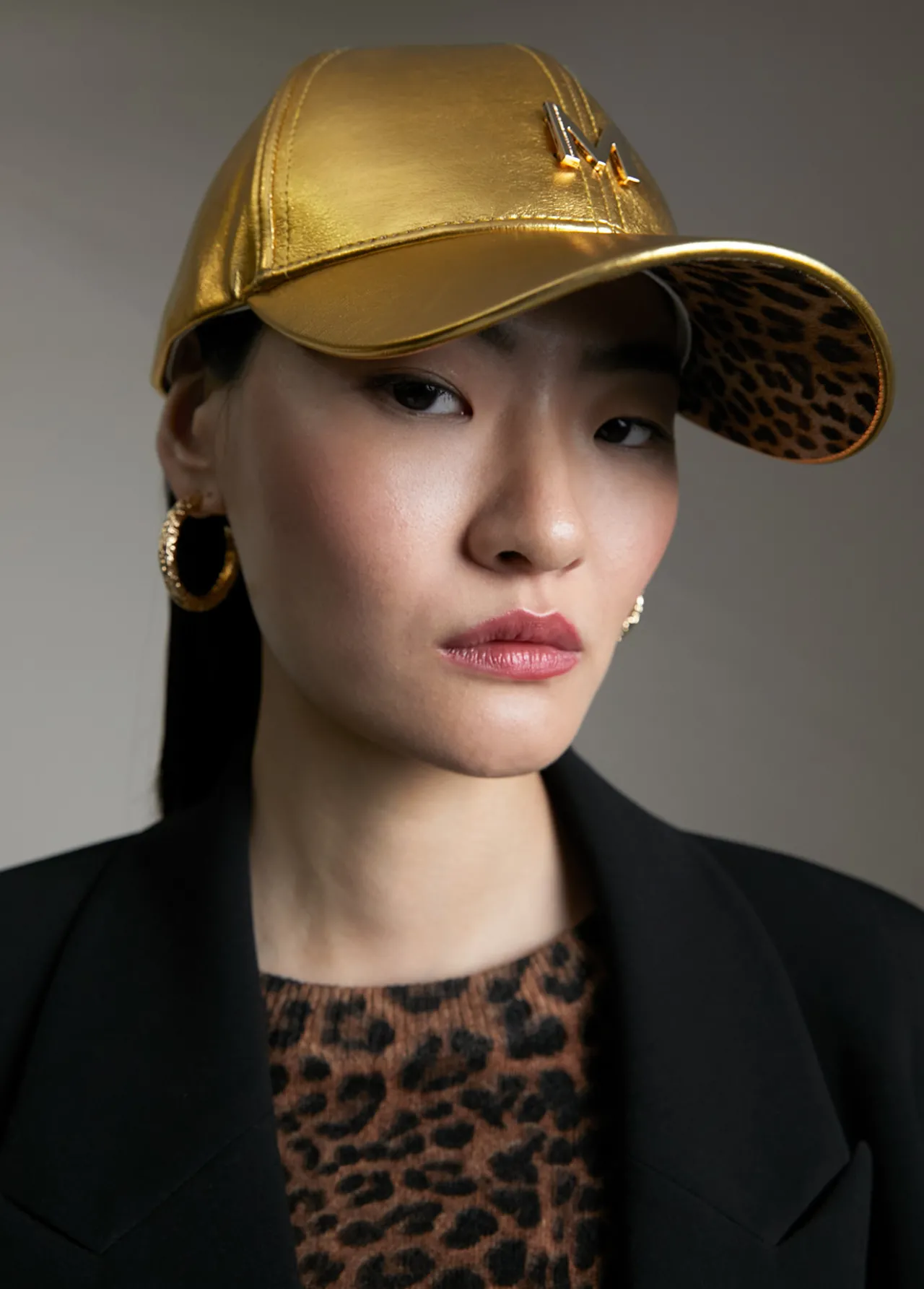 gorra_metalizada_1-1.webp Lola Casademunt Gorros Sombreros Y Guantes<Gorra metalizada PLATEADO