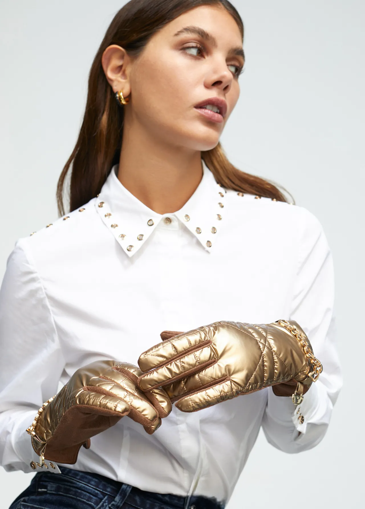 guantes_acolchados_con_cadena_1.webp Lola Casademunt Gorros Sombreros Y Guantes<Guantes acolchados con cadena CRUDO