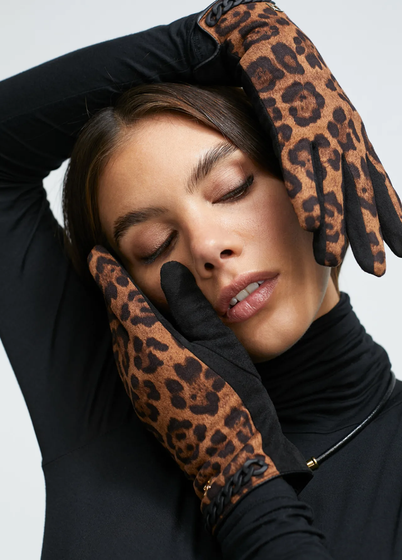 guantes_animal_print_0.webp Lola Casademunt Animal Print | Gorros Sombreros Y Guantes<Guantes animal print MARRON-NEGRO