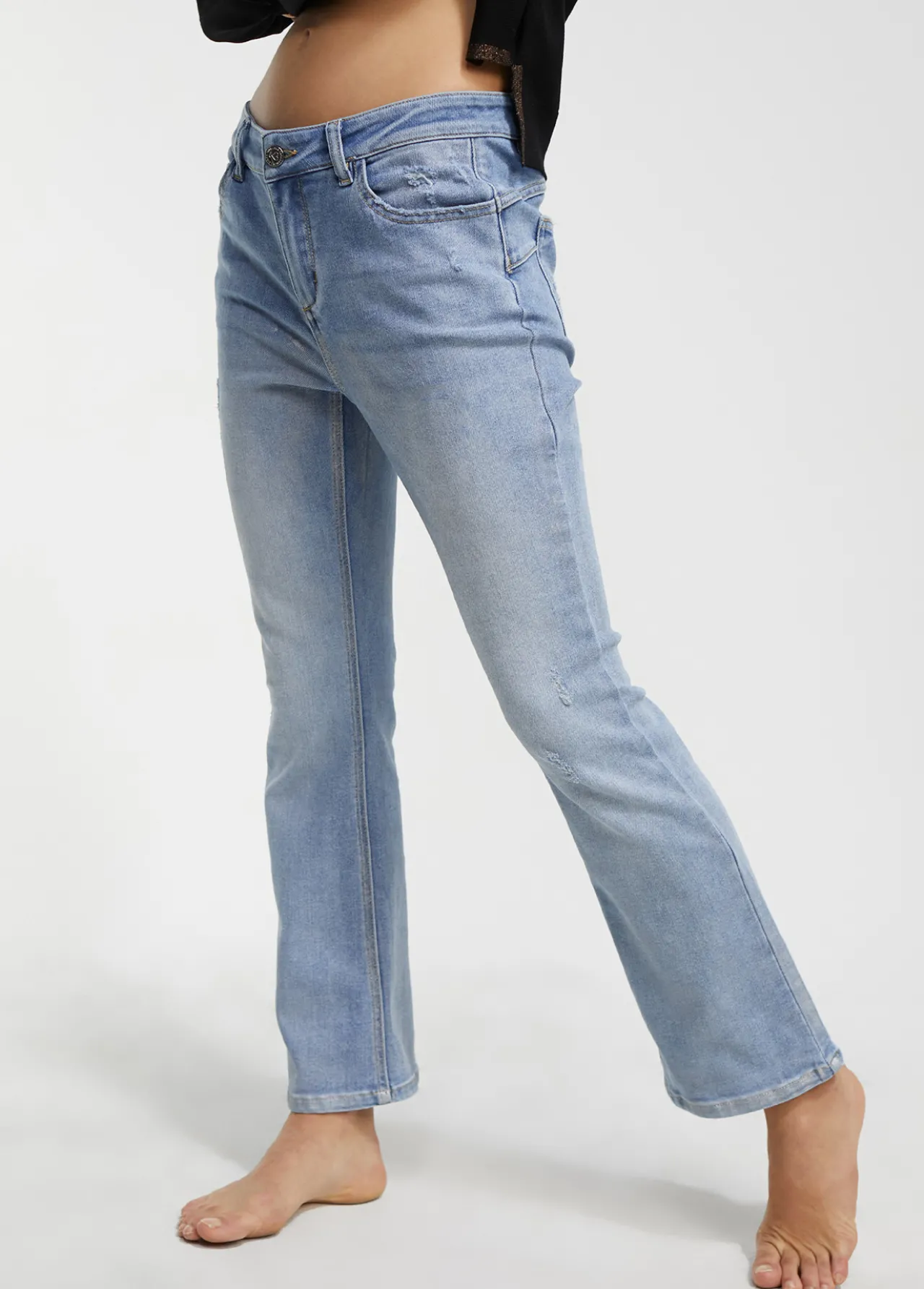 jeans_efecto_tornasolado_6.webp Lola Casademunt Pantalones<Jeans efecto tornasolado TEJANOBLEACH
