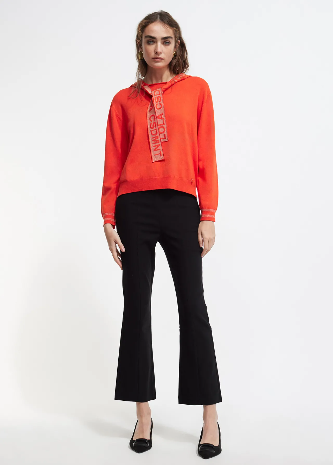 jersey_con_capucha_1-1.webp Lola Casademunt Punto<Jersey con capucha NEGRO-METAL