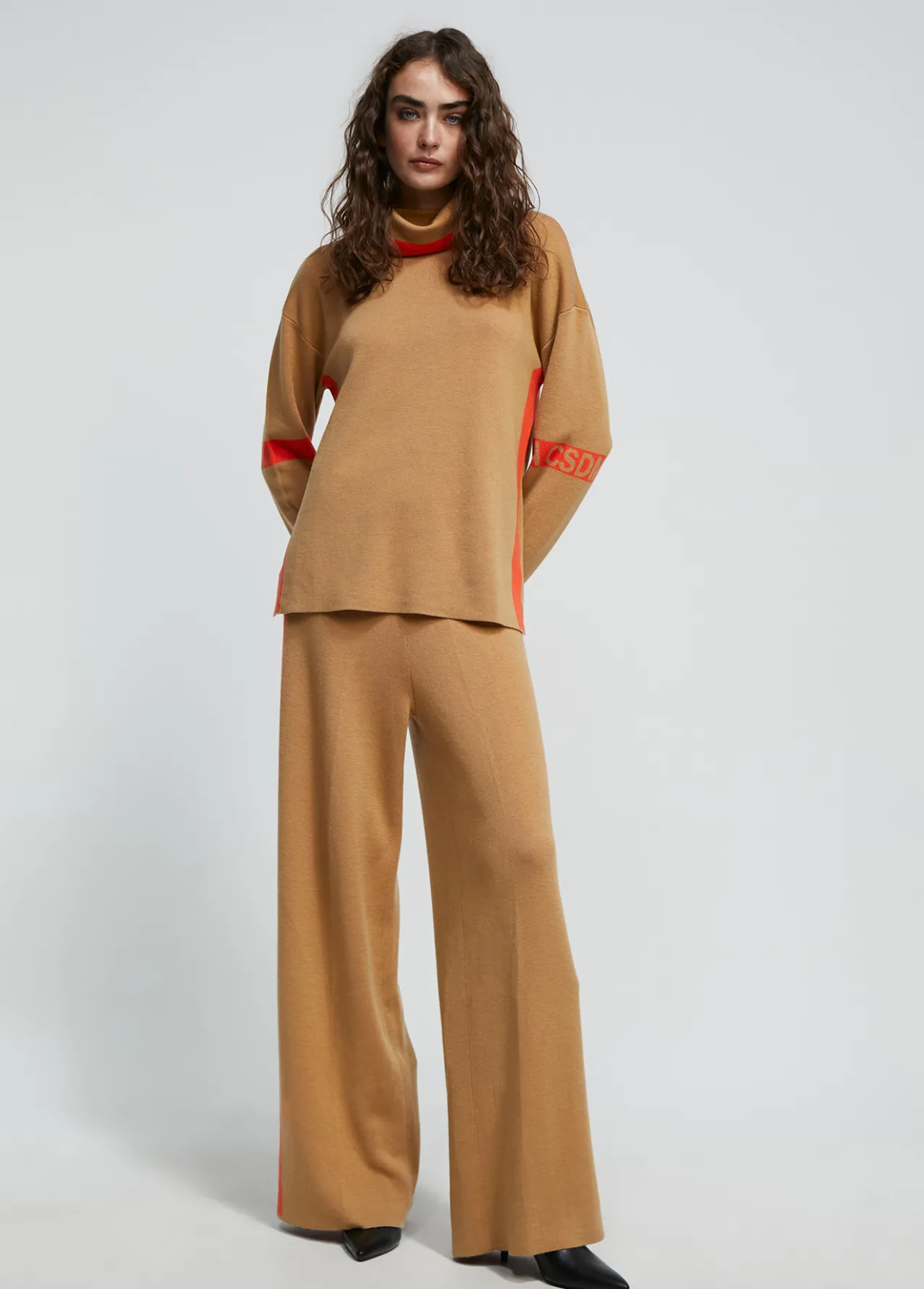 jersey_cuello_alto_0.webp Lola Casademunt Punto<Jersey cuello alto MARRON-NARANJA