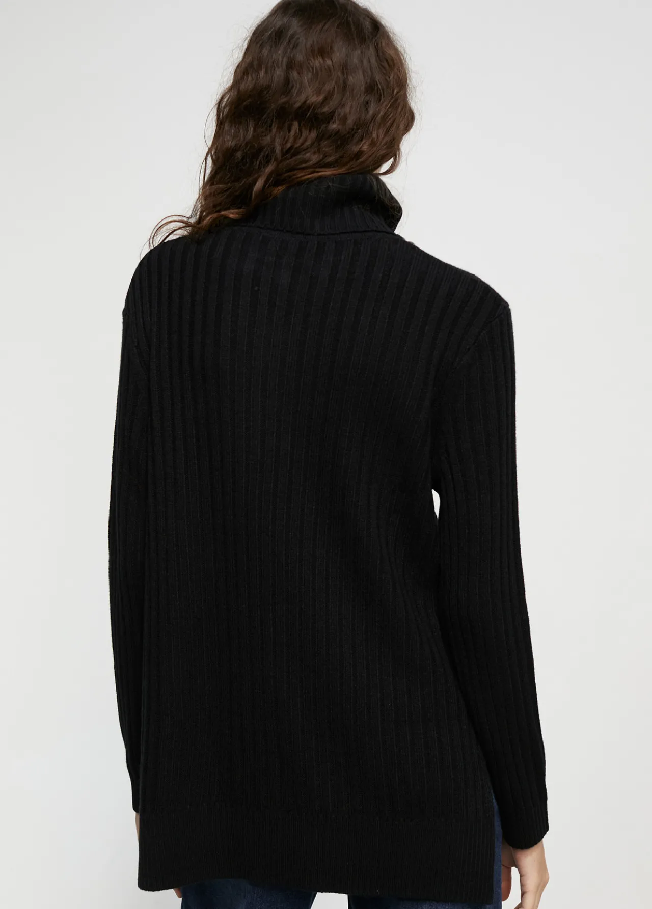 jersey_cuello_alto_con_tachas_4.webp Lola Casademunt Punto<Jersey cuello alto con tachas NEGRO