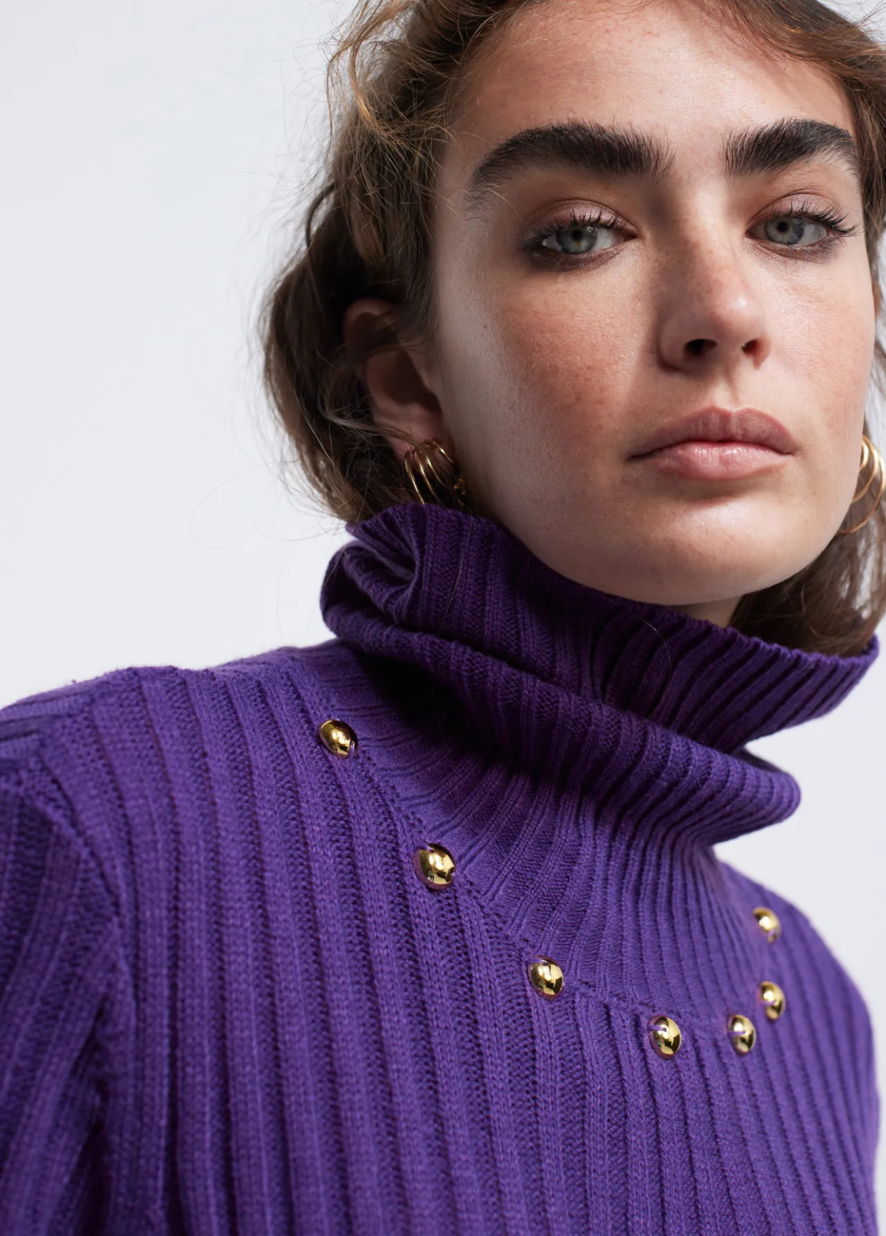 jersey_cuello_alto_con_tachas_5-1.webp Lola Casademunt Punto<Jersey cuello alto con tachas NEGRO