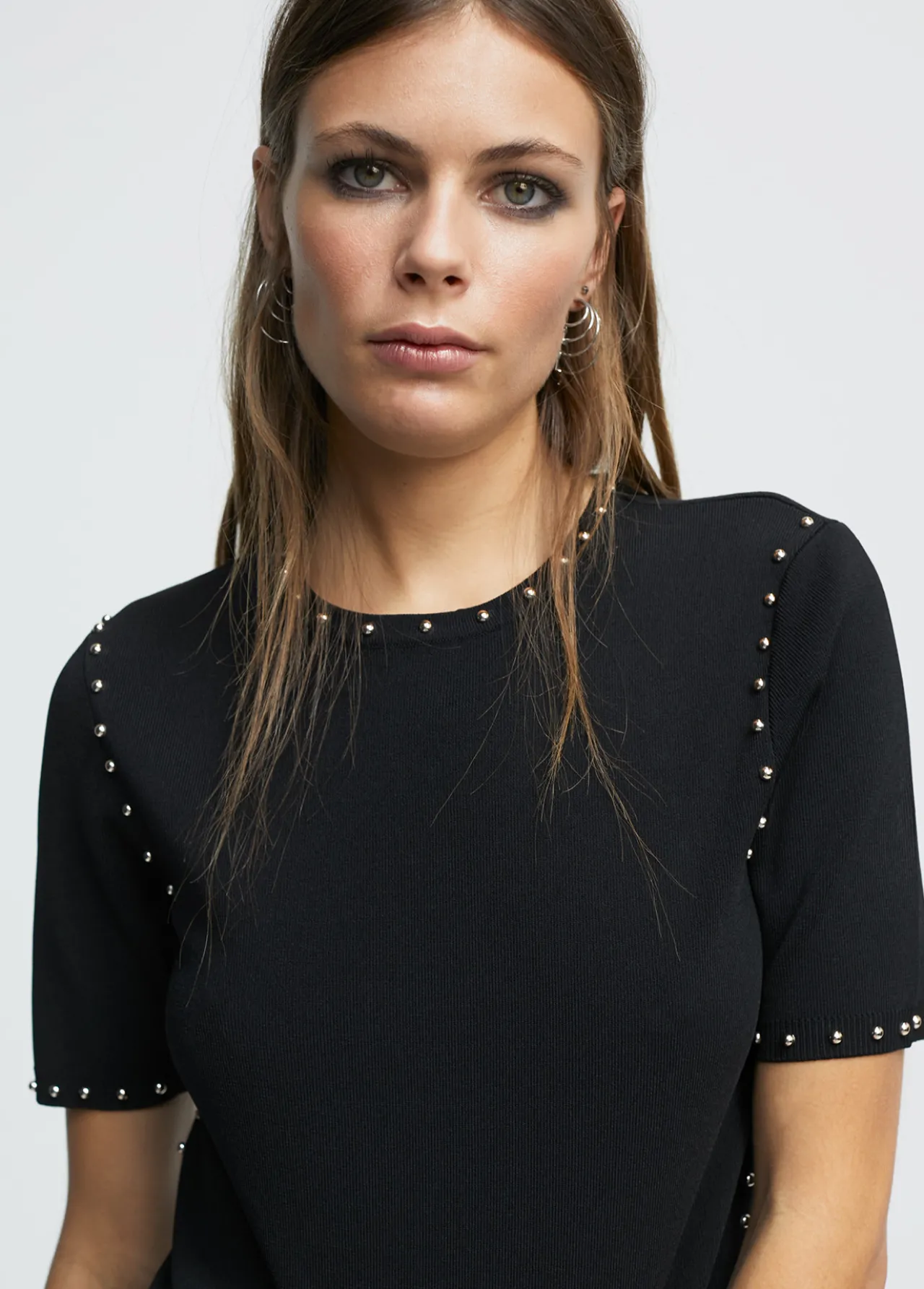 jersey_de_punto_tachas_0.webp Lola Casademunt Punto<Jersey de punto tachas NEGRO