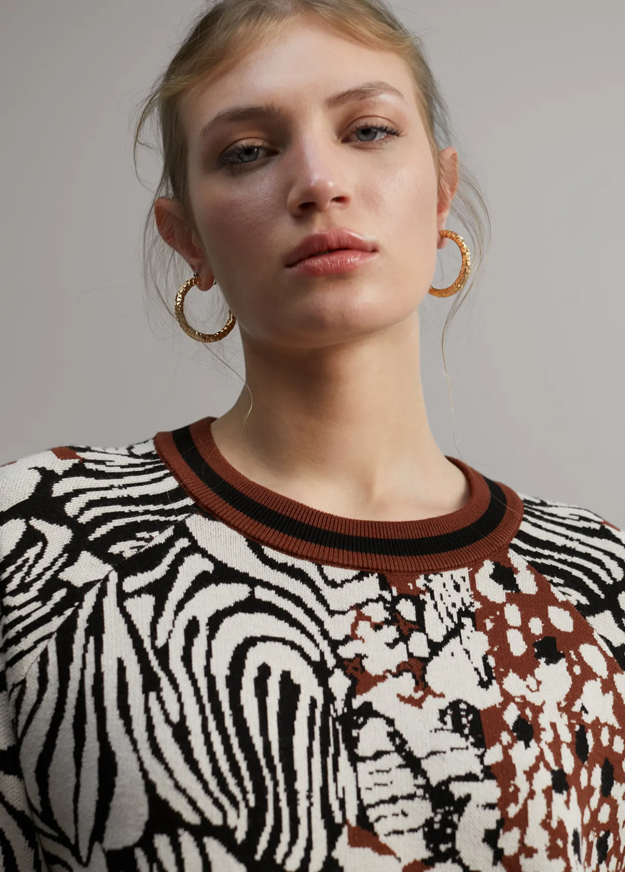 jersey_punto_estampado_2.webp Lola Casademunt Animal Print | Punto<Jersey punto estampado MARRON-NEGRO