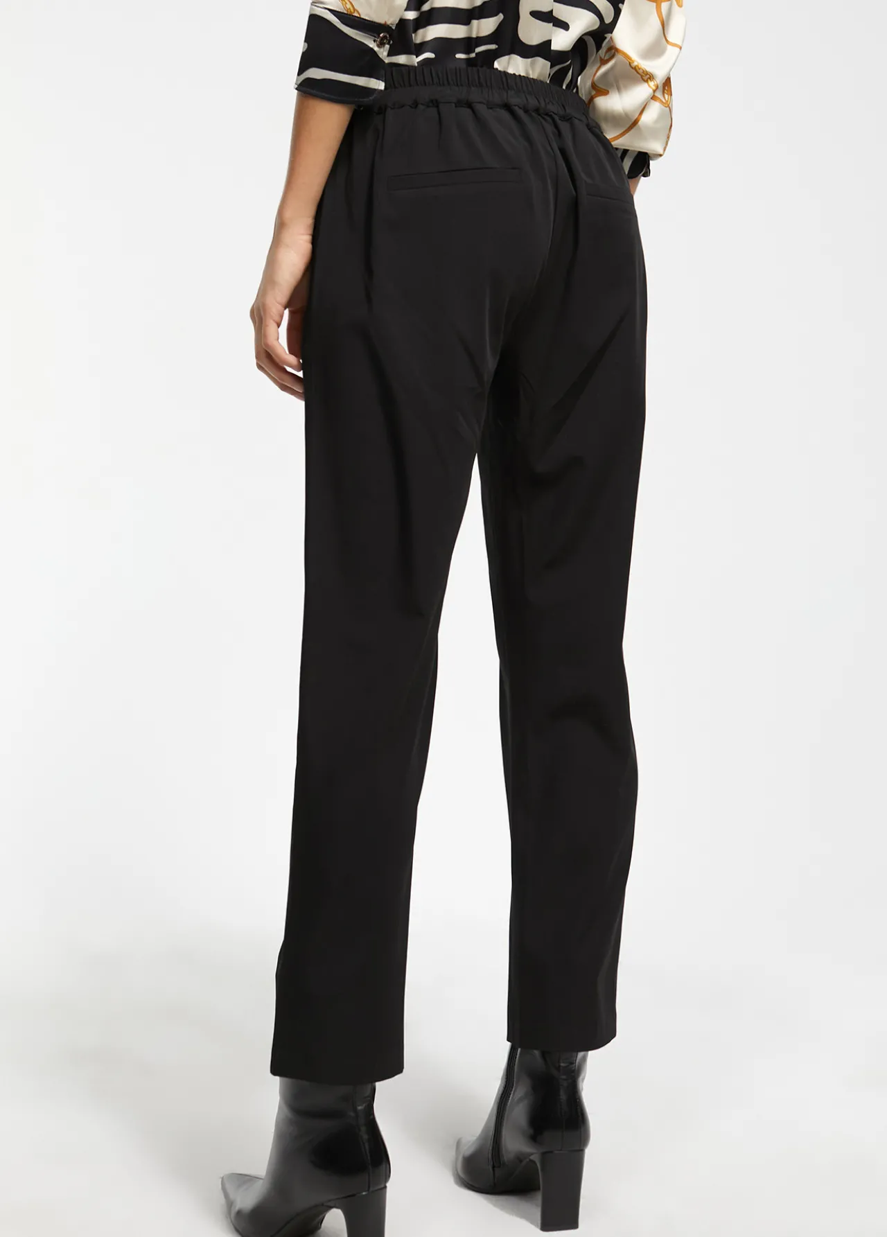 jogging_bsico_5.webp Lola Casademunt Pantalones<Jogging básico CAMEL