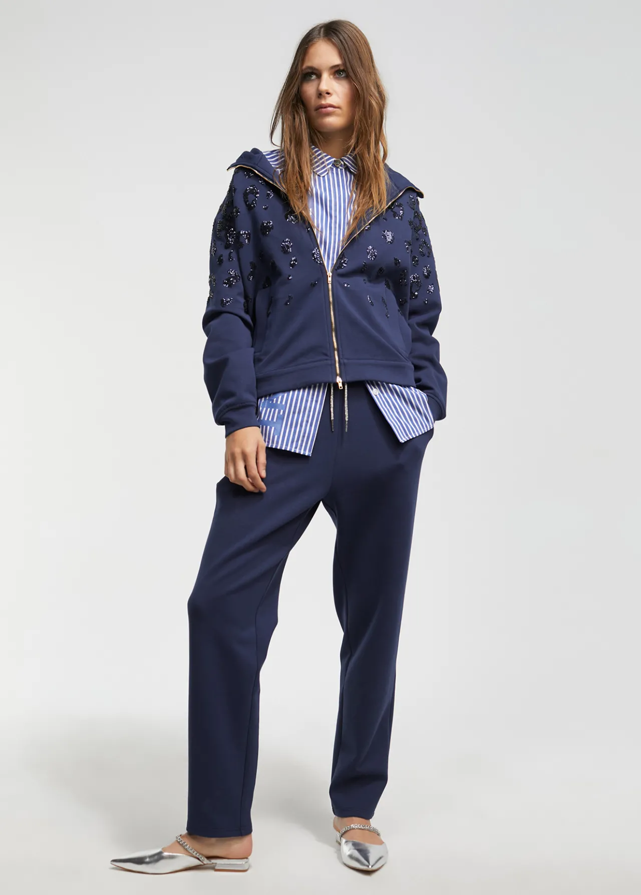 jogging_detalle_tirador_5.webp Lola Casademunt Pantalones<Jogging detalle tirador AZULNOCHE