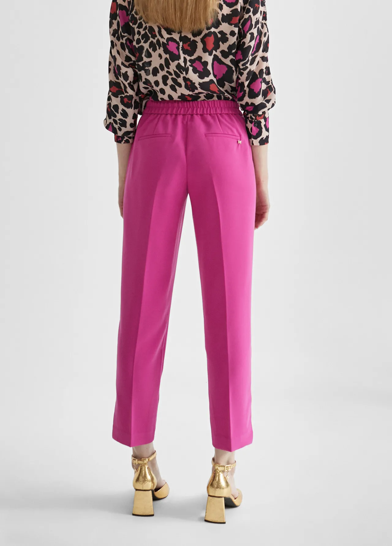 pantaln_aberturas_laterales_3.webp Lola Casademunt Pantalones<Pantalón aberturas laterales FUCSIA