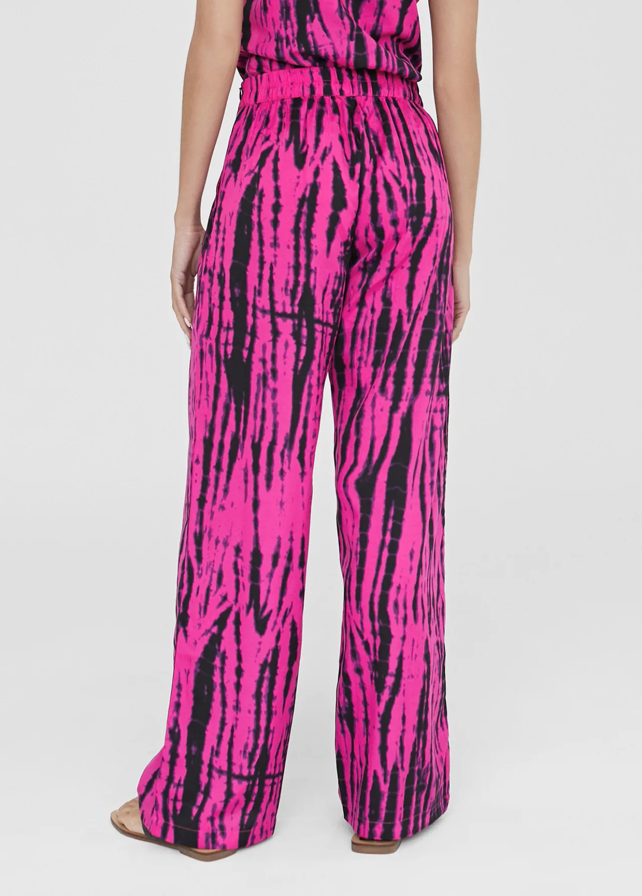 pantaln_ancho_bicolor_1.webp Lola Casademunt Pantalones | Baño<Pantalón ancho bicolor ROSA-NEGRO