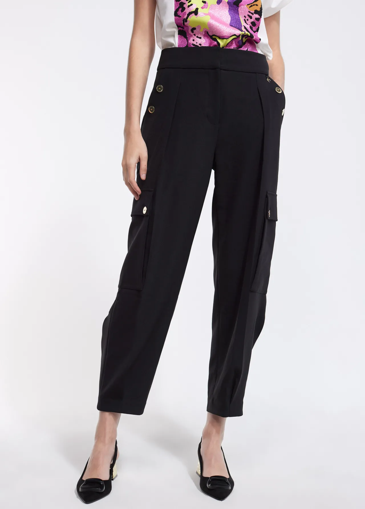 pantaln_cargo_bombacho_6.webp Lola Casademunt Pantalones<Pantalón cargo bombacho NEGRO