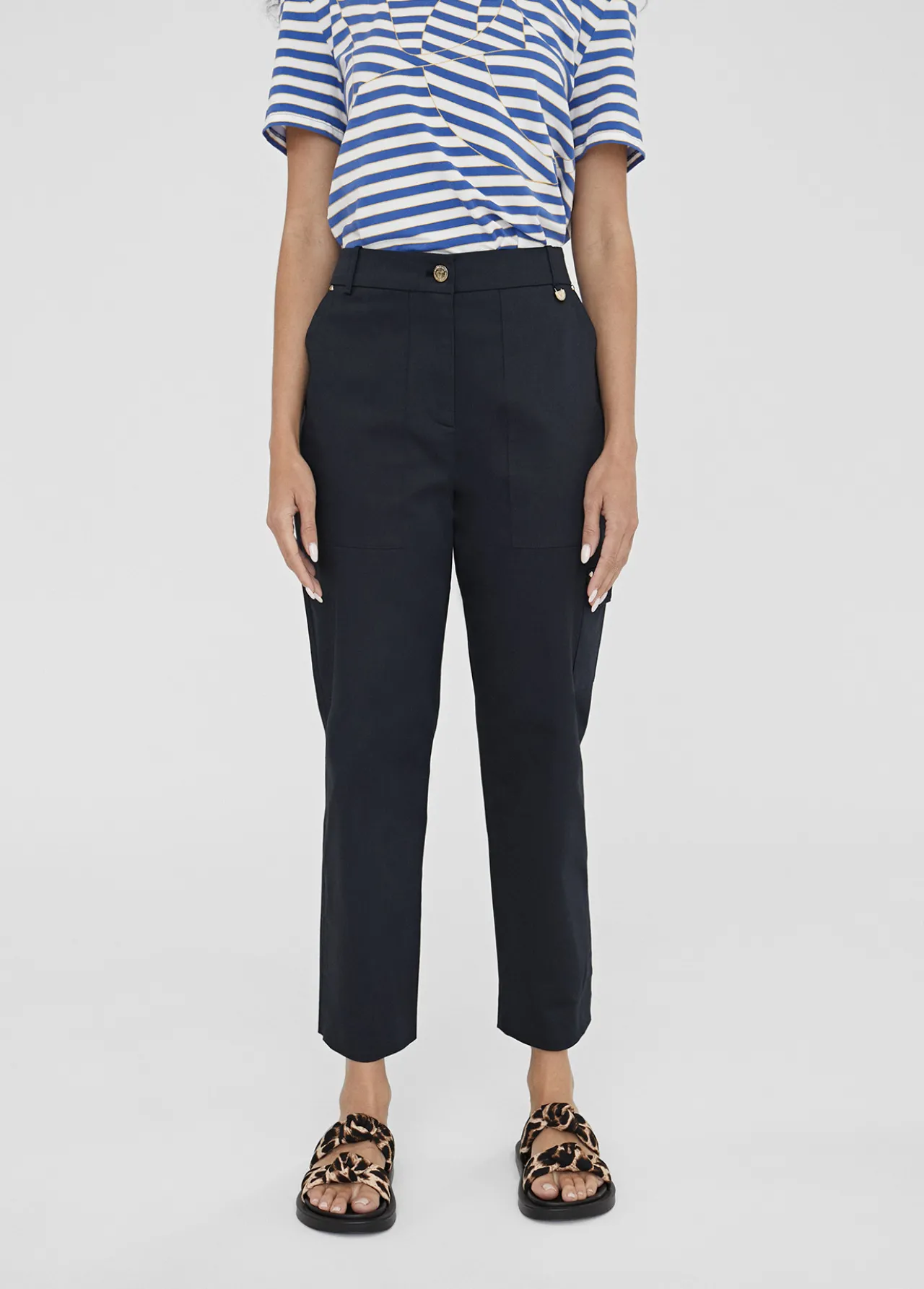 pantaln_con_bolsillos_4.webp Lola Casademunt Pantalones<Pantalón con bolsillos NEGRO