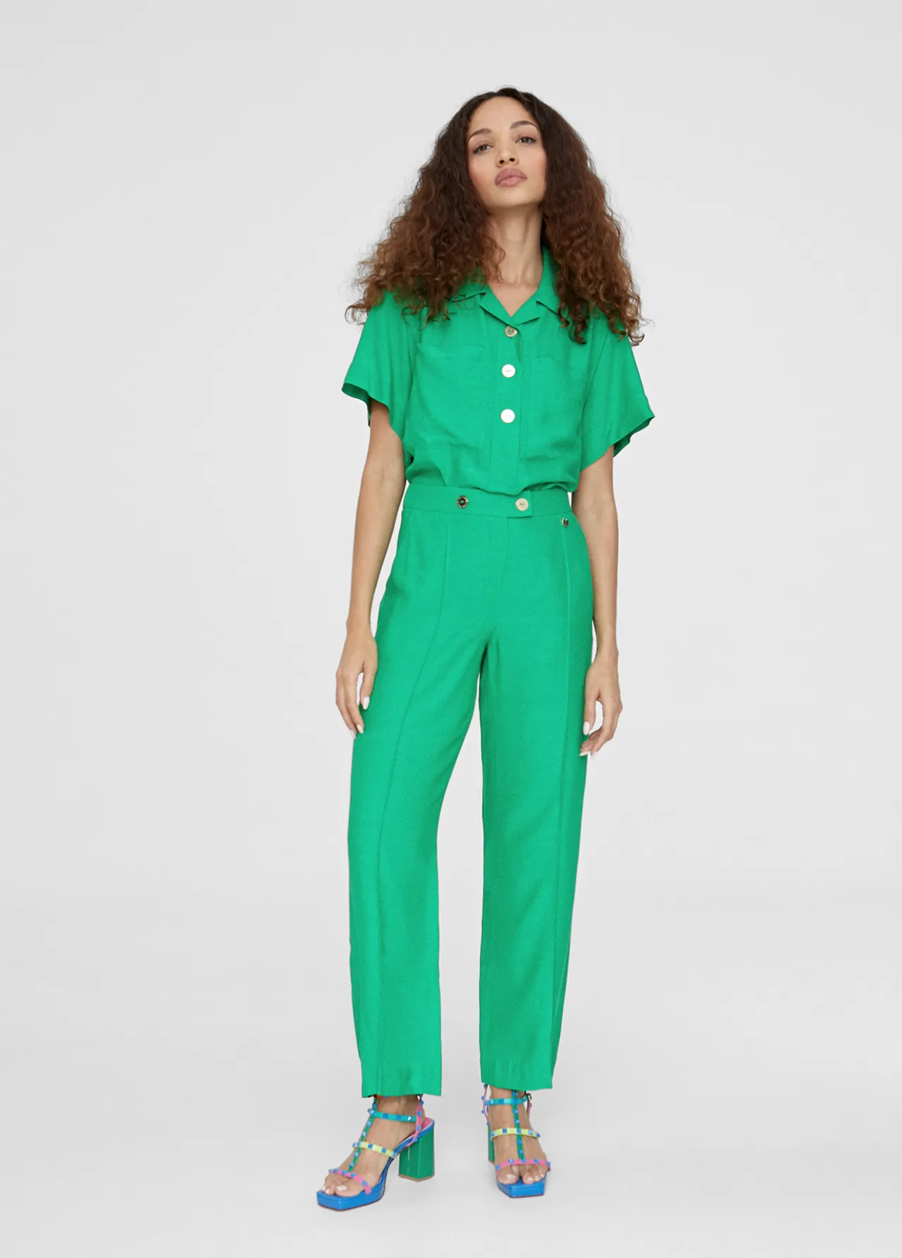 pantaln_cropped_monocolor_0-1.webp Lola Casademunt Pantalones<Pantalón cropped monocolor FUCSIA