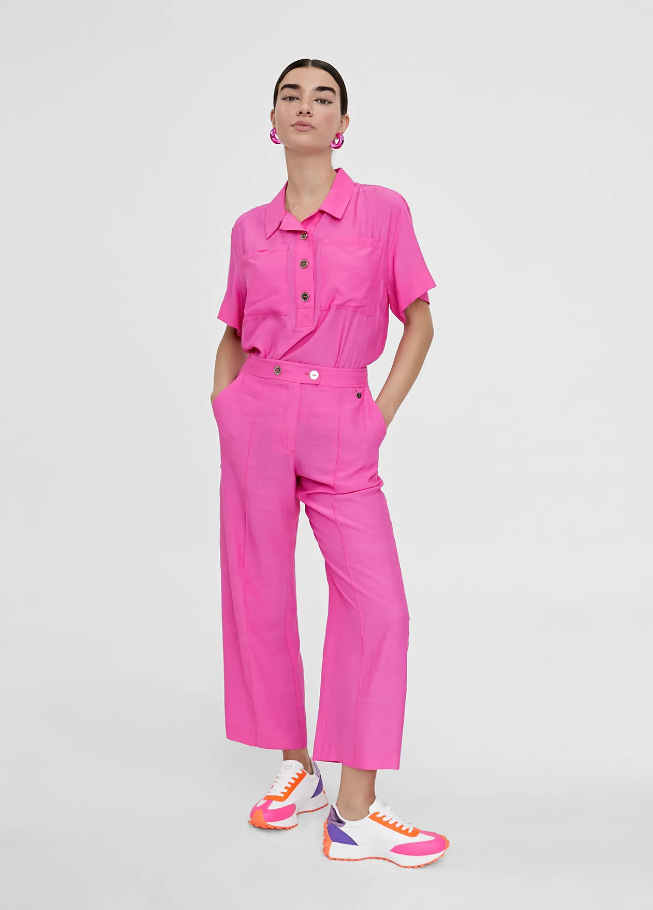 pantaln_cropped_monocolor_0.webp Lola Casademunt Pantalones<Pantalón cropped monocolor FUCSIA