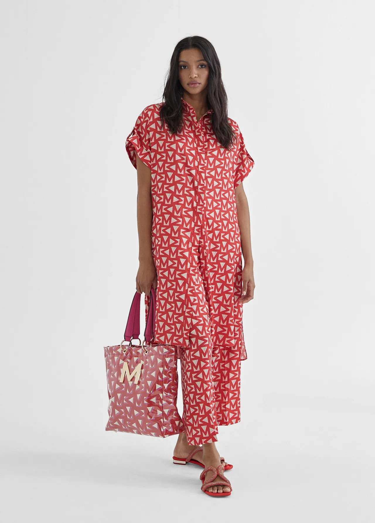 pantaln_cropped_monograma_1.webp Lola Casademunt Pantalones<Pantalón cropped monograma ROJO