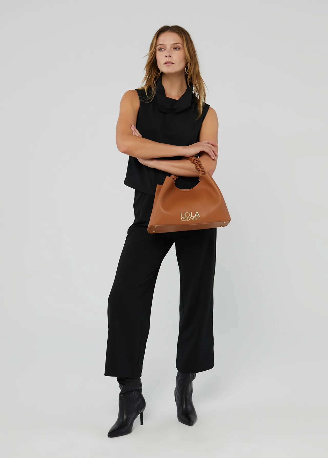 pantaln_culote_1.webp Lola Casademunt Pantalones<Pantalón culote NEGRO