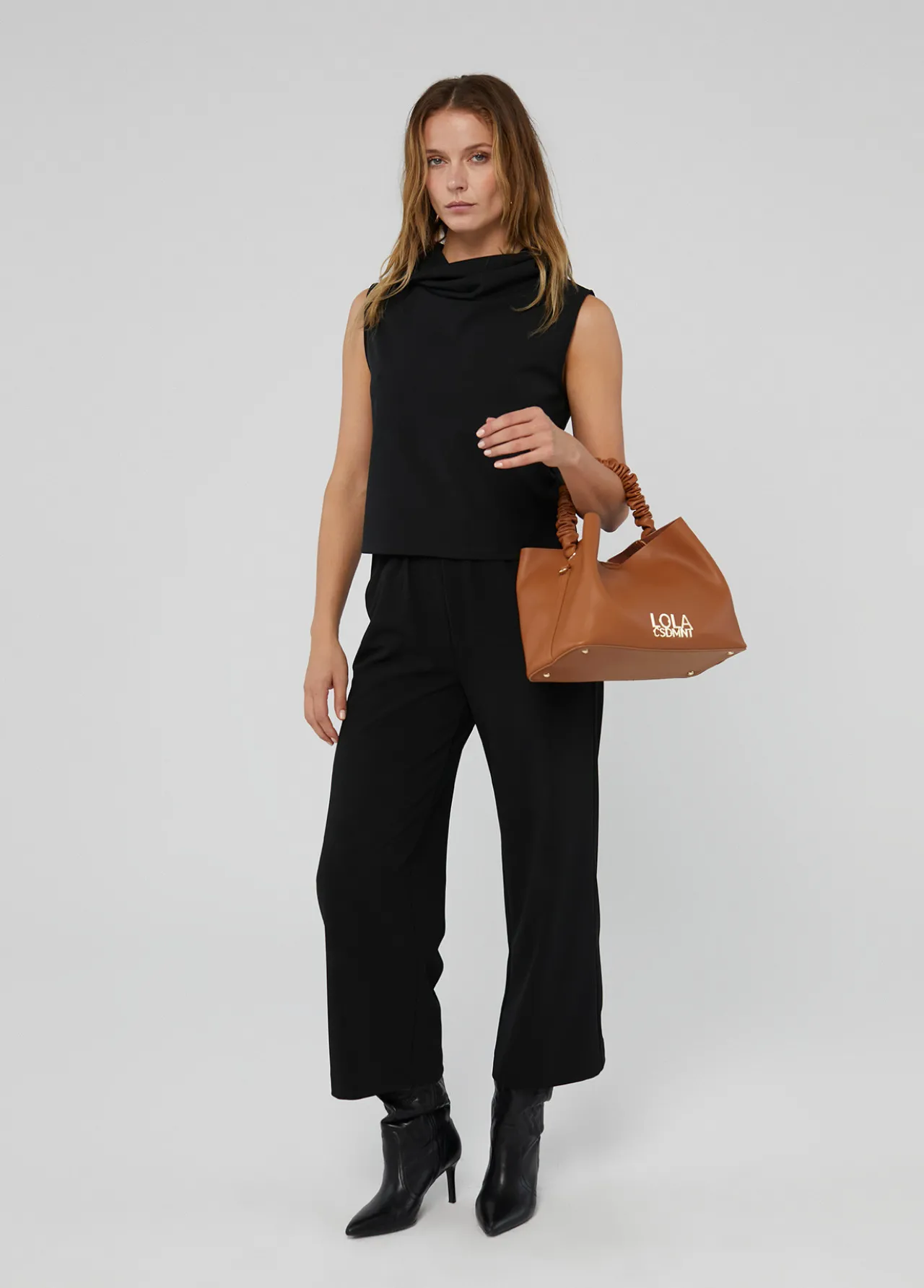 pantaln_culote_3.webp Lola Casademunt Pantalones<Pantalón culote NEGRO