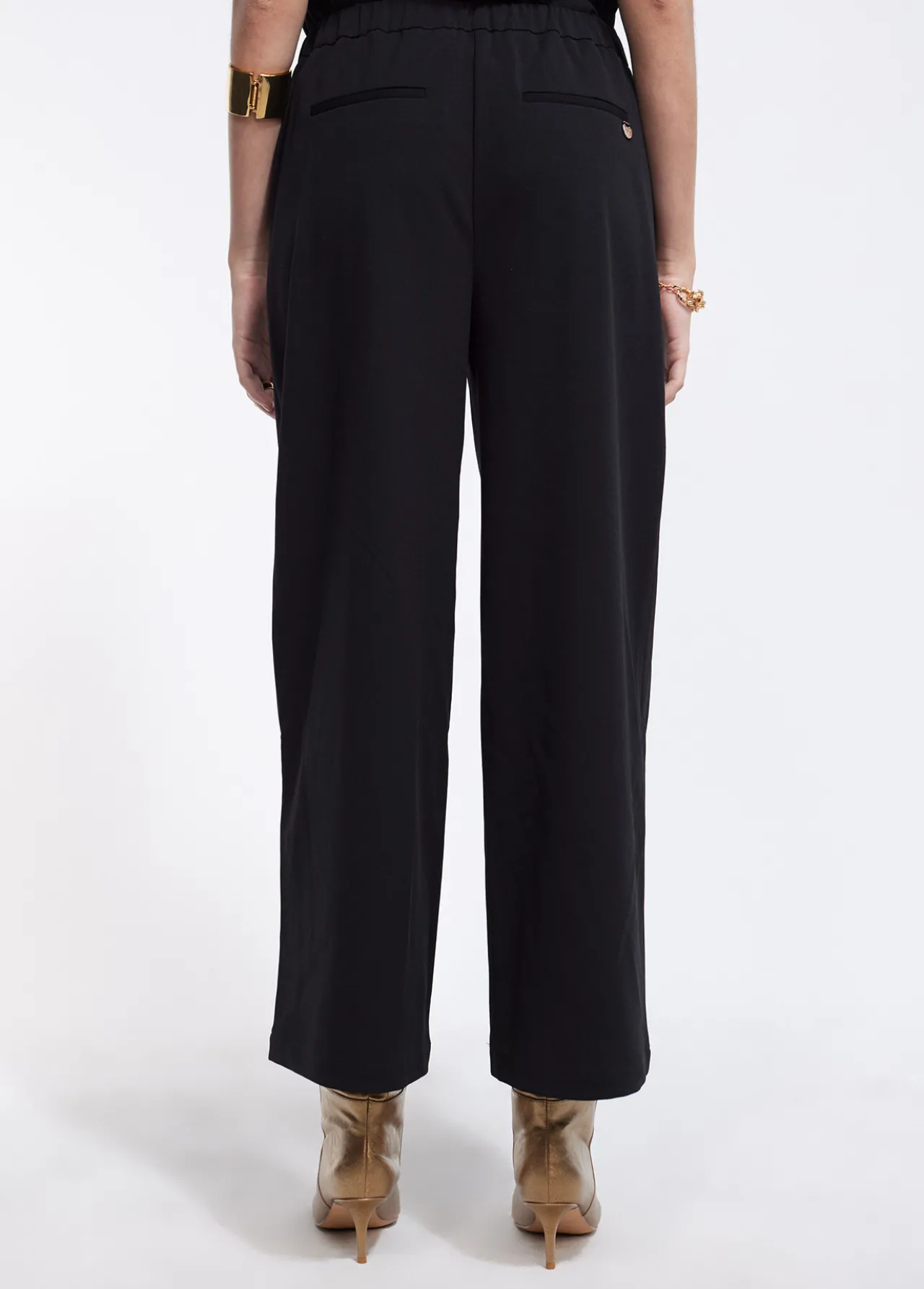 pantaln_culote_5.webp Lola Casademunt Pantalones<Pantalón culote NEGRO