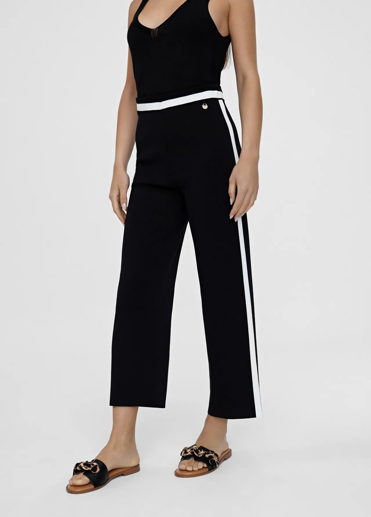 pantaln_culotte_de_punto_4-1.webp Lola Casademunt Punto<Pantalón culotte de punto CRUDO-METAL