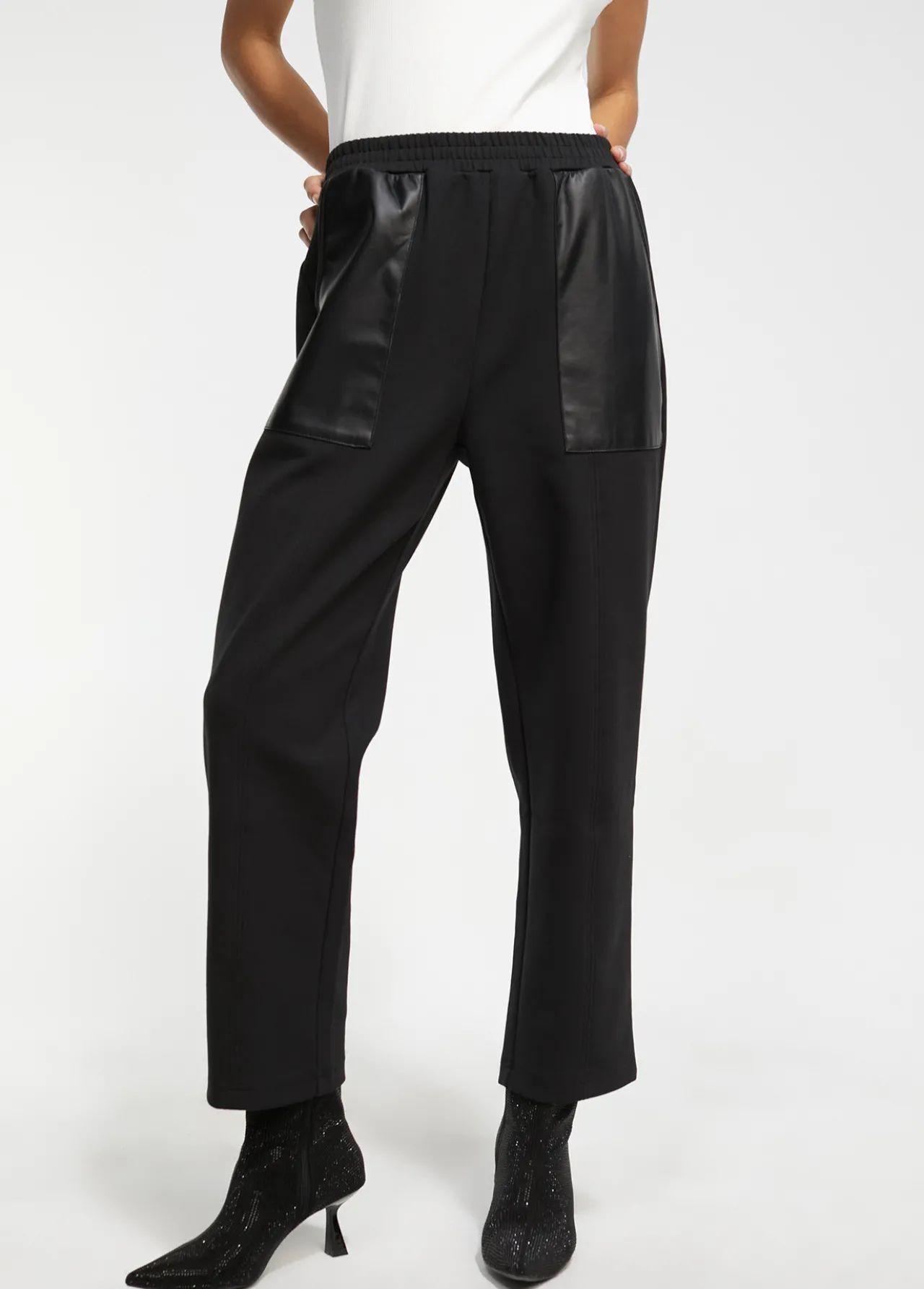 pantaln_de_punto_recto__lola_casademunt_2.webp Lola Casademunt Pantalones<Pantalón de punto recto - Lola Casademunt NEGRO