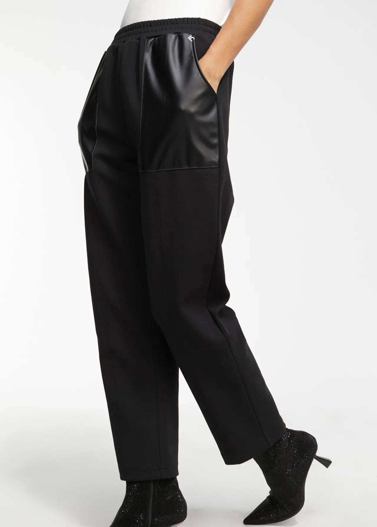 pantaln_de_punto_recto__lola_casademunt_4.webp Lola Casademunt Pantalones<Pantalón de punto recto - Lola Casademunt NEGRO