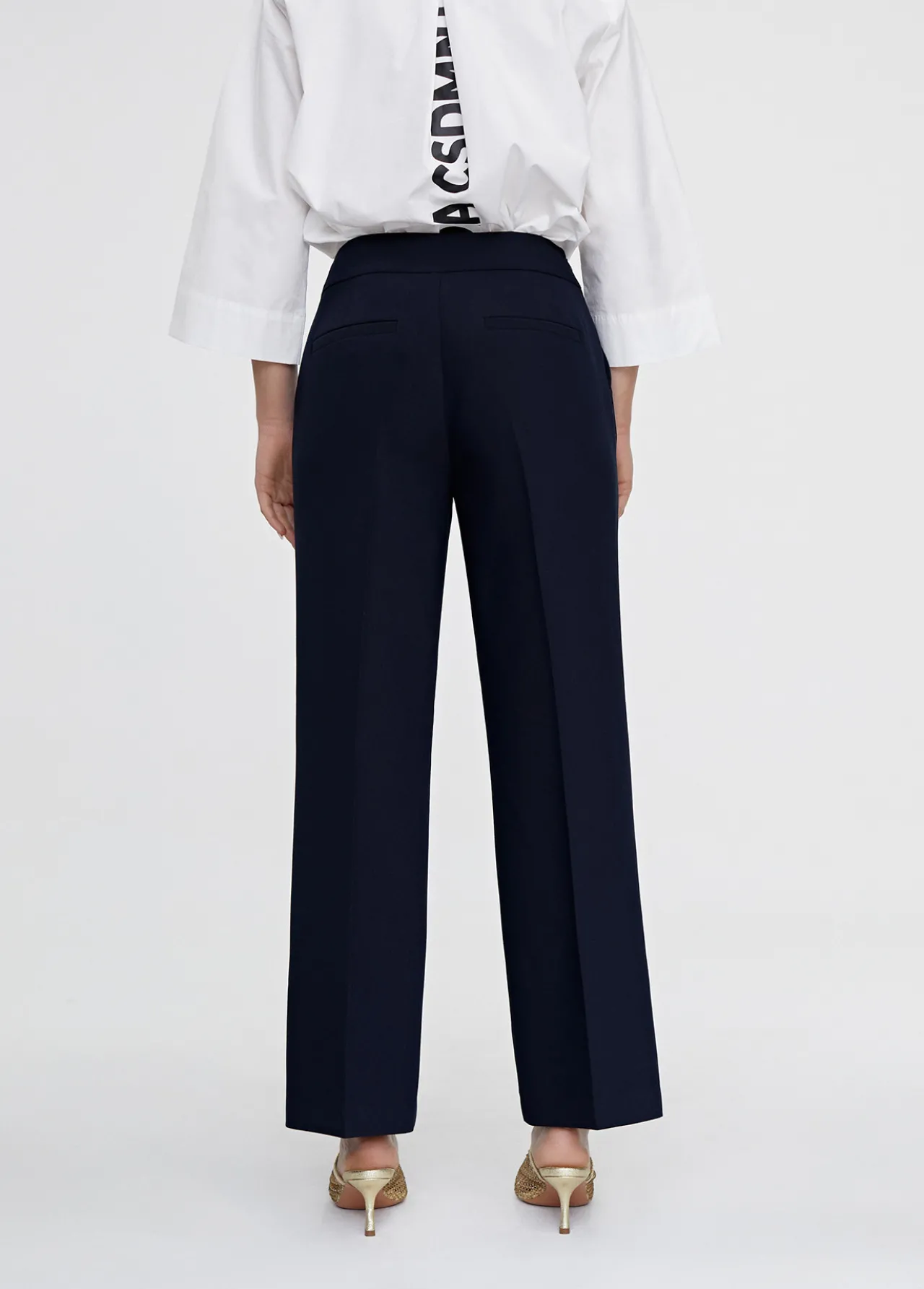 pantaln_detalle_botones_2-5.webp Lola Casademunt Pantalones<Pantalón detalle botones NAVY