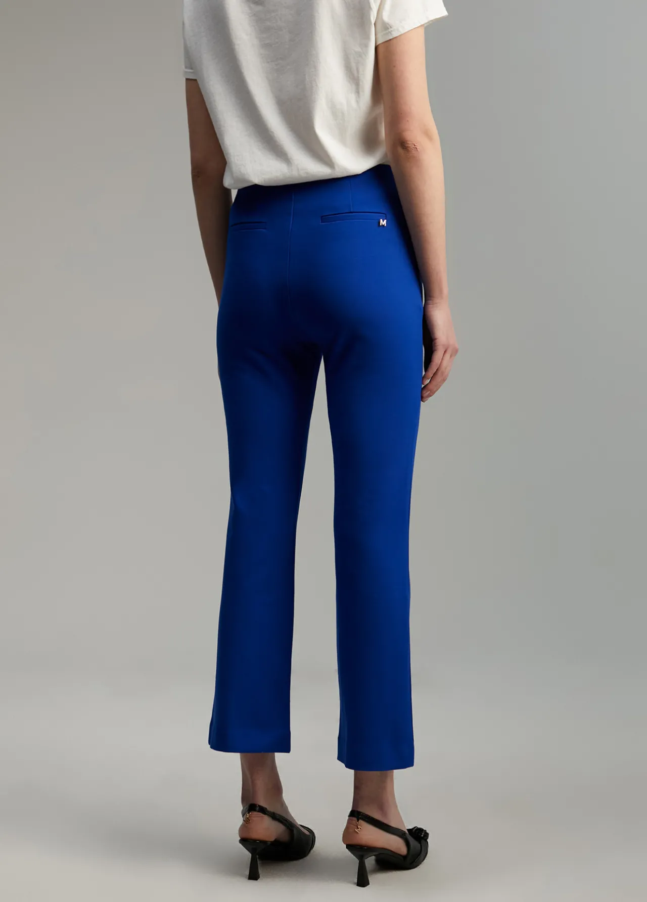 pantaln_detalle_botones_4-3.webp Lola Casademunt Pantalones<Pantalón detalle botones AZULELECTRICO