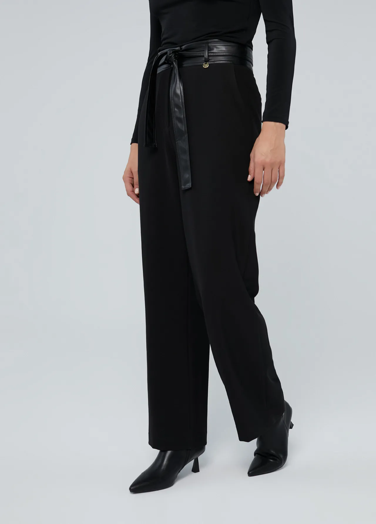 pantaln_detalle_cintura_5.webp Lola Casademunt Pantalones<Pantalón detalle cintura NEGRO