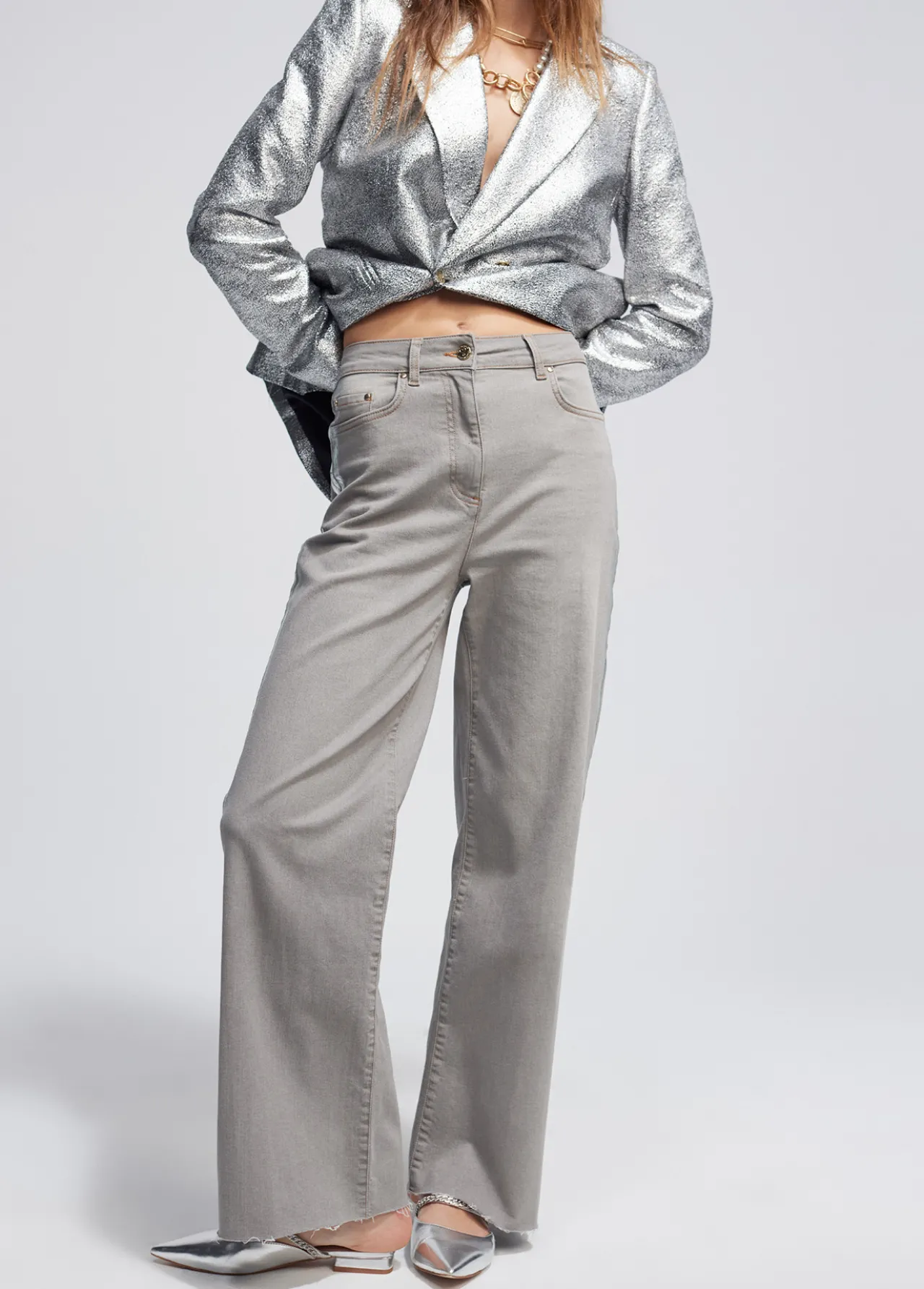 pantaln_detalle_laminado_6.webp Lola Casademunt Pantalones<Pantalón detalle laminado TEJANOGRIS