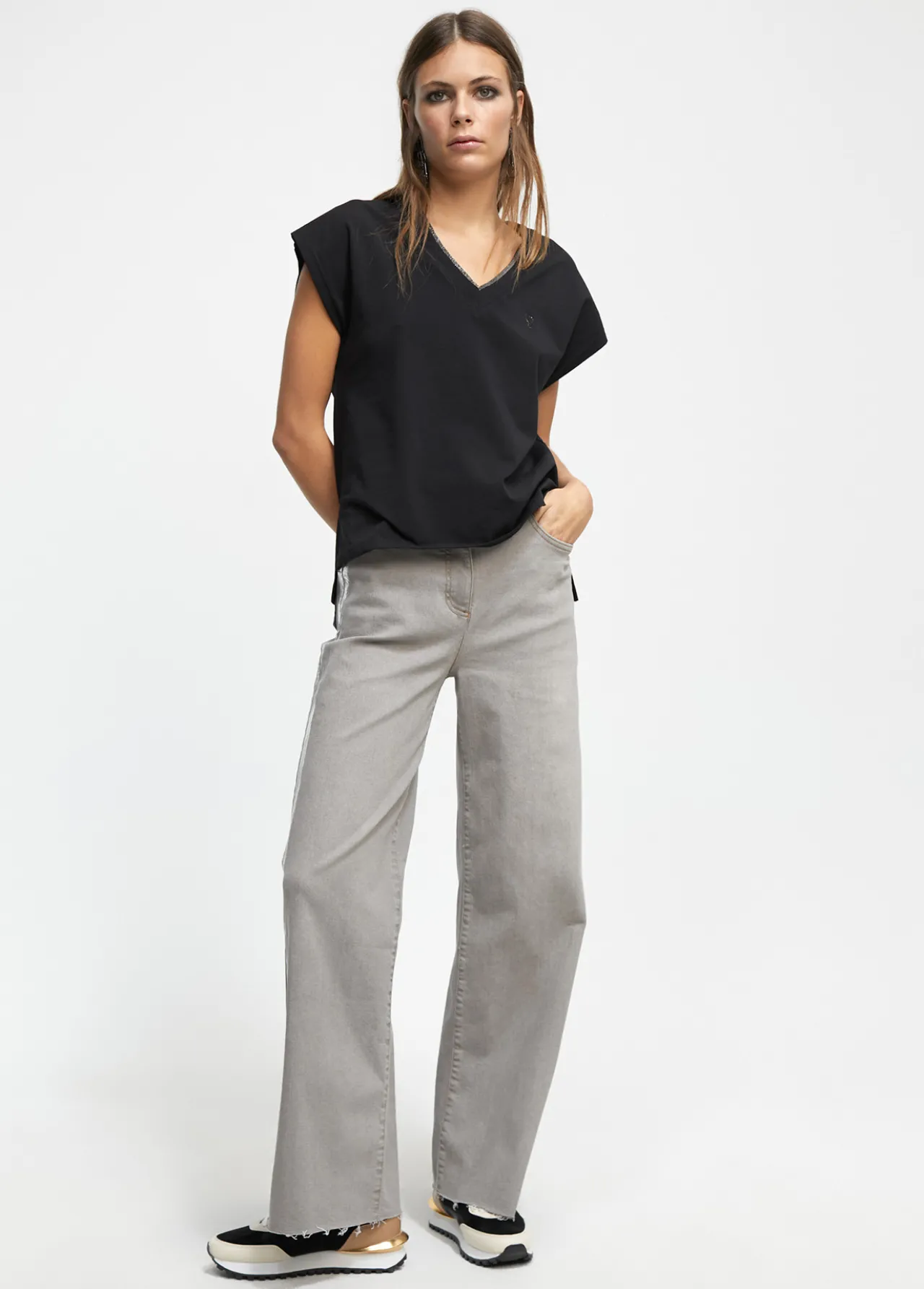 pantaln_detalle_laminado_8.webp Lola Casademunt Pantalones<Pantalón detalle laminado TEJANOGRIS