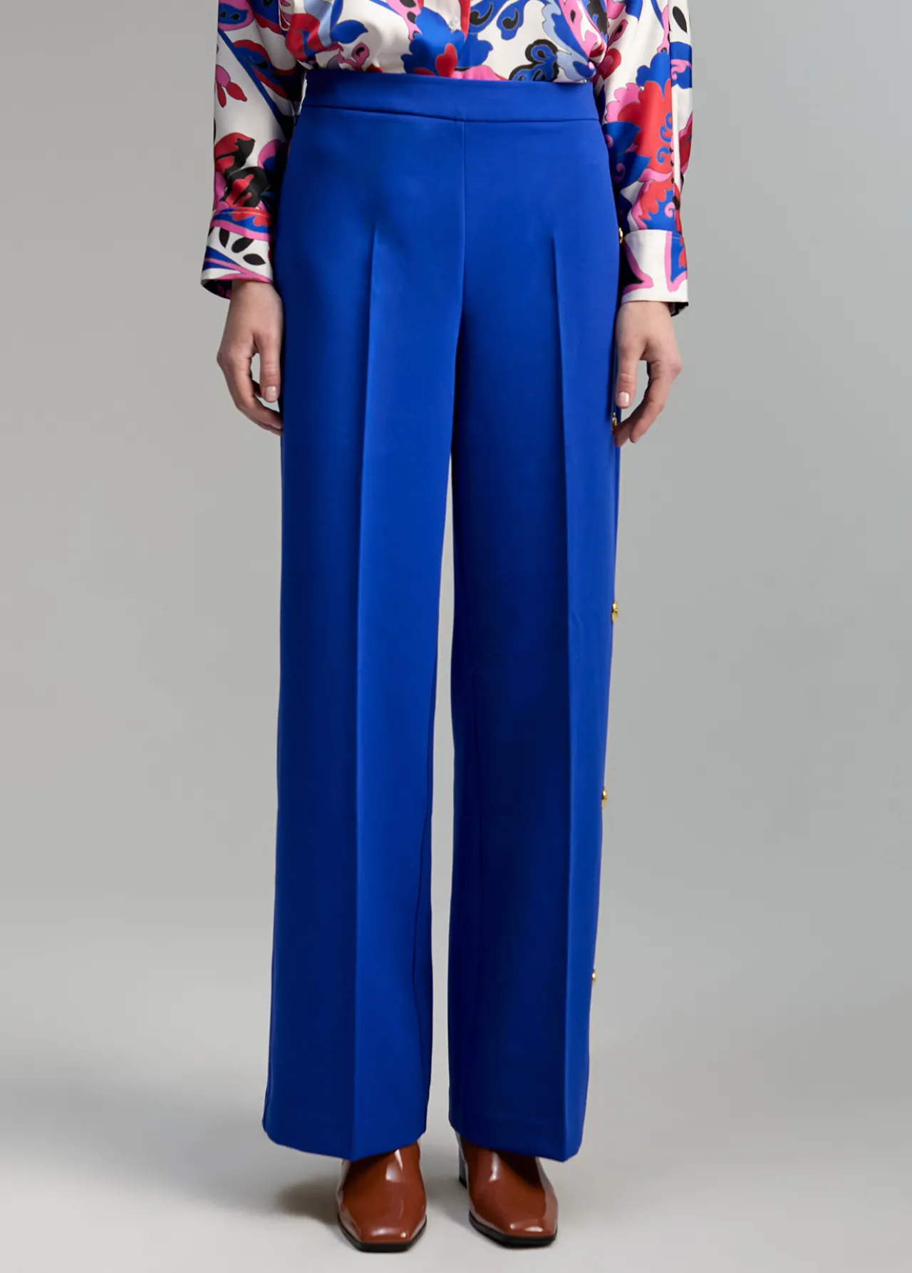 pantaln_detalle_snaps_2.webp Lola Casademunt Pantalones<Pantalón detalle snaps AZULMEDIO