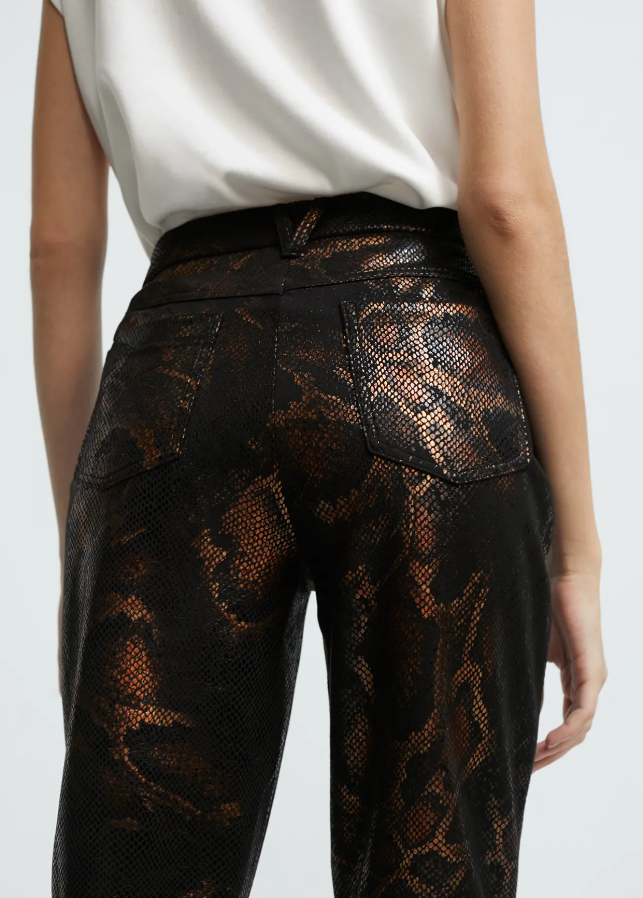 pantaln_estampado_animal_1.webp Lola Casademunt Pantalones<Pantalón estampado animal NEGRO-MARRON