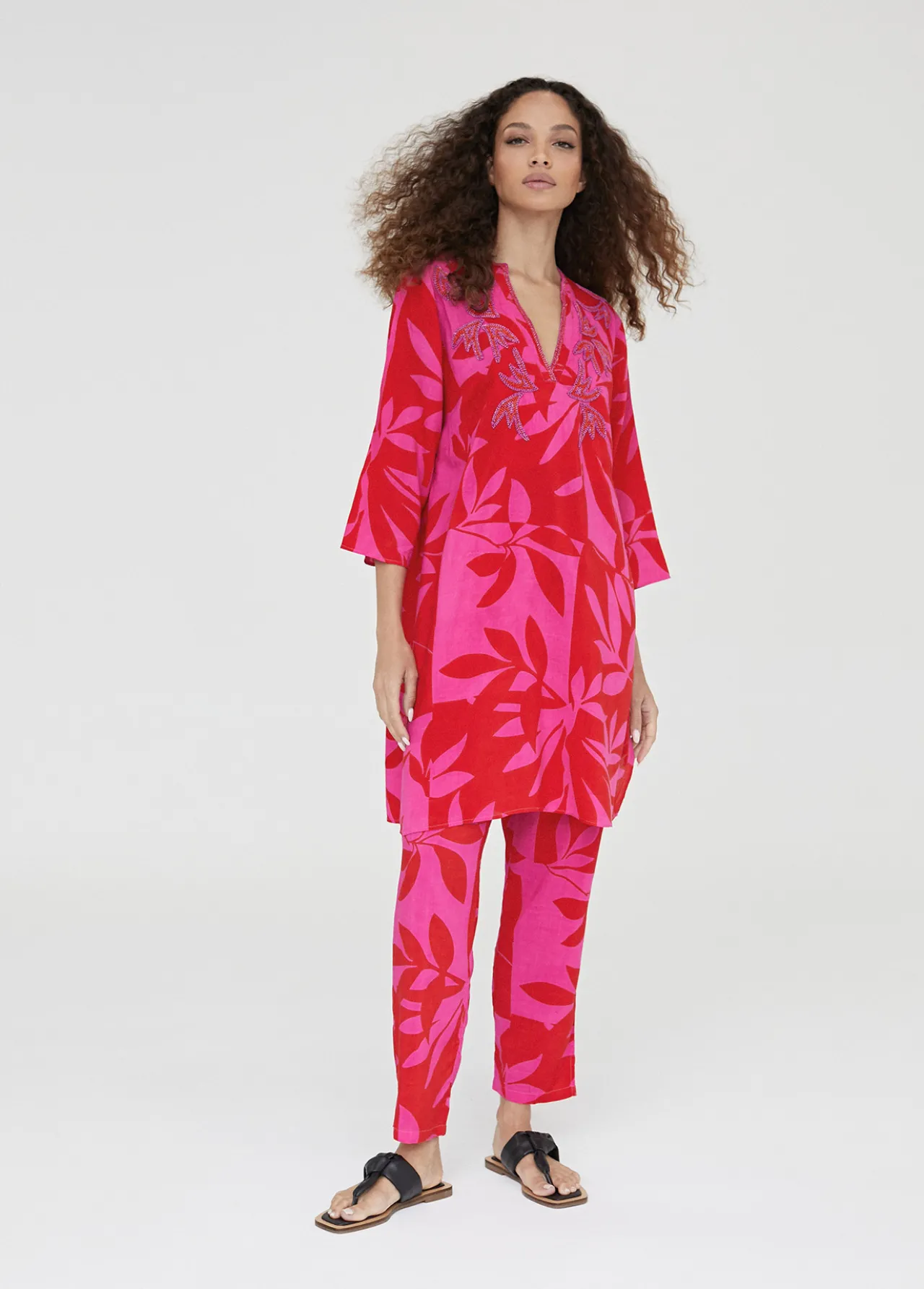 pantaln_jogging_estampado_0.webp Lola Casademunt Pantalones | Baño<Pantalón jogging estampado ROJO-ROSA