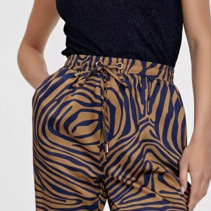 Lola Casademunt Pantalones<Pantalón jogging estampado cebra MARRON-AZUL