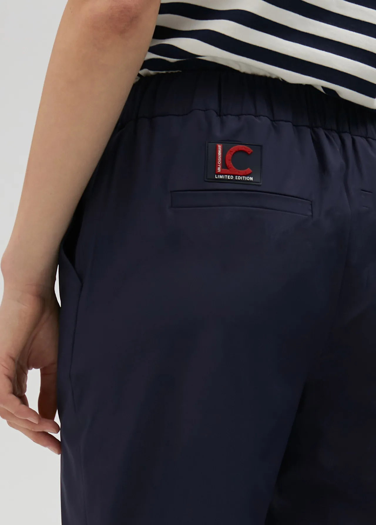 pantaln_jogging_tcnico_edicin_limitada__lola_casademunt_1.webp Lola Casademunt Pantalones<Pantalón jogging técnico edición limitada - Lola Casademunt NAVY