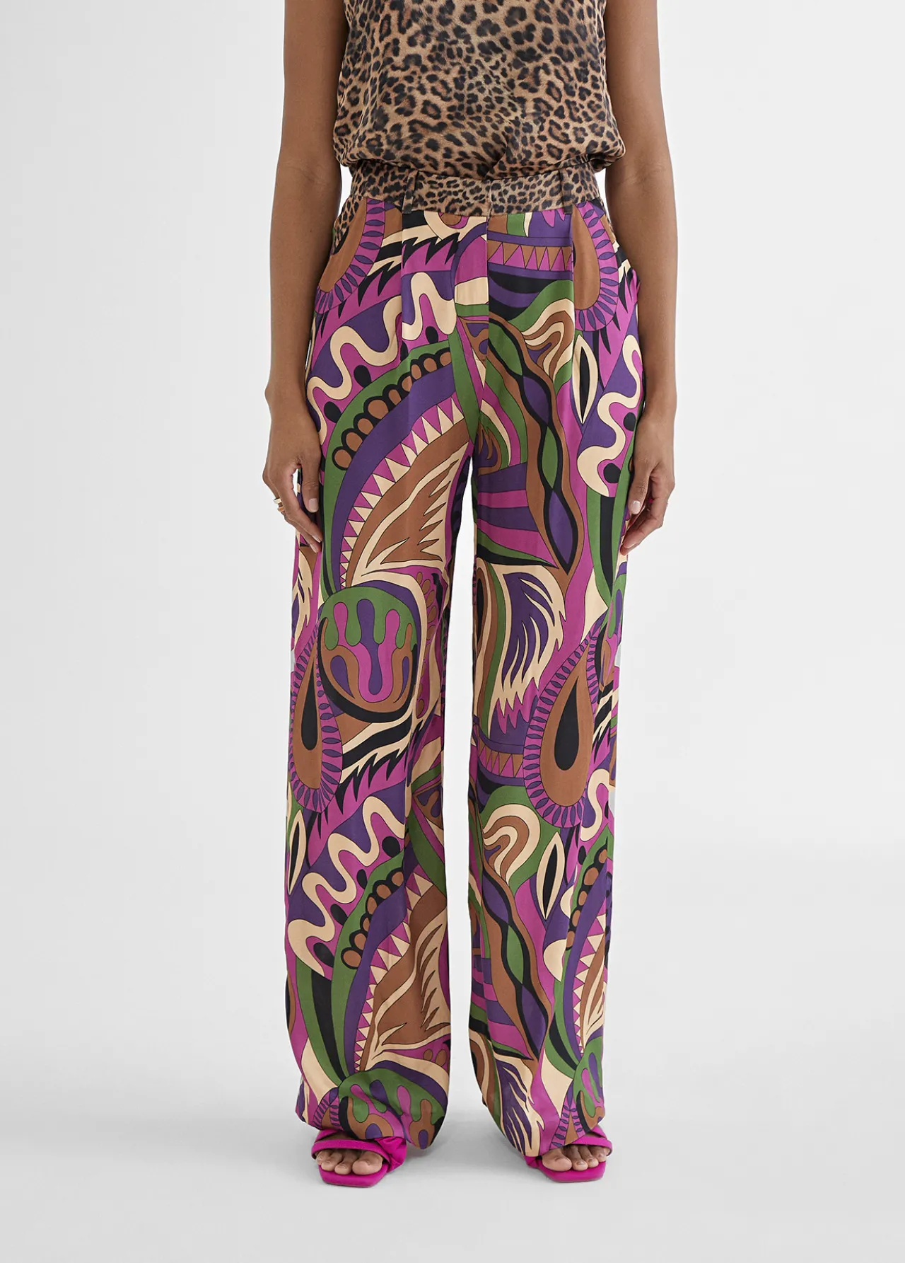 pantaln_palazzo_fluido_5.webp Lola Casademunt Pantalones<Pantalón palazzo fluido LILA-NEGRO